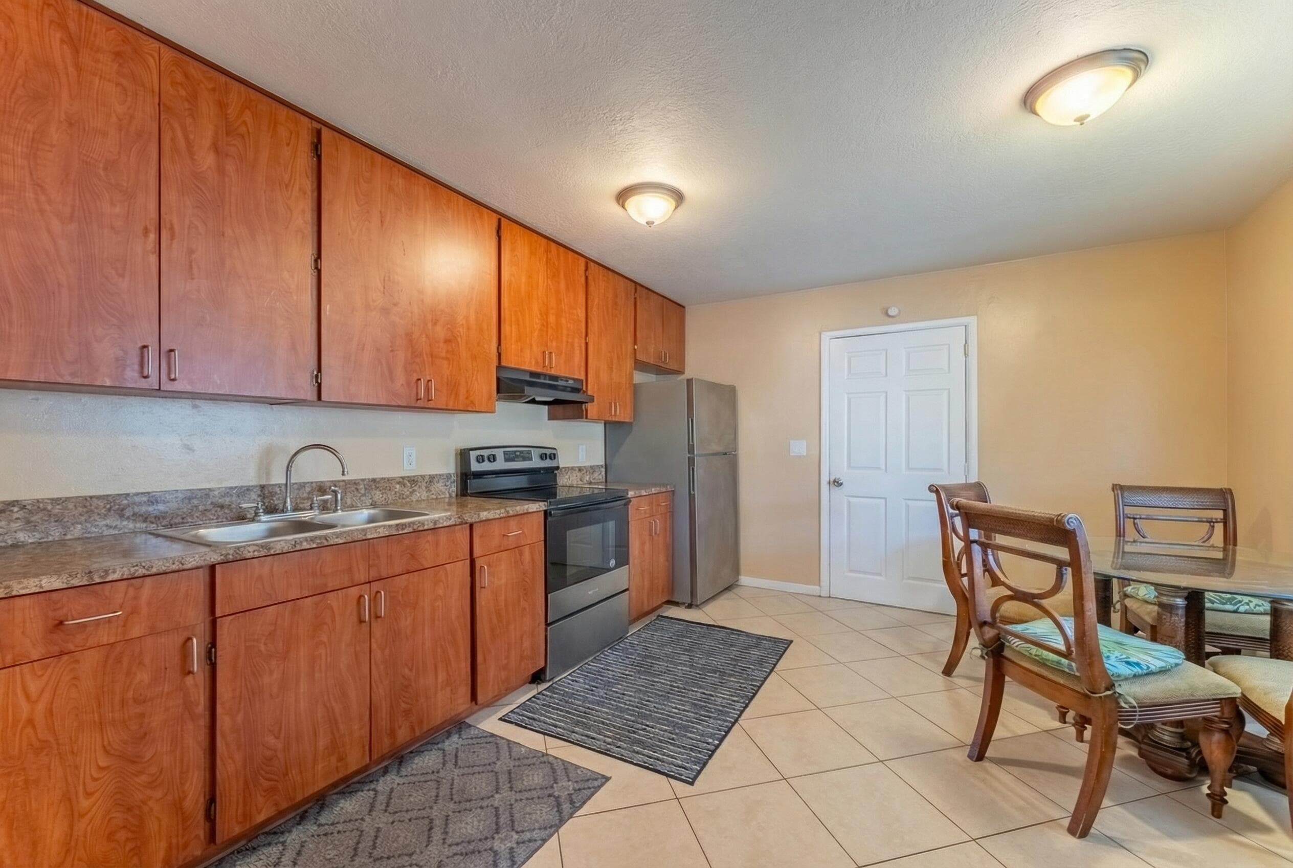137 W 34th Street, Riviera Beach, FL 33404 — photo 9 of 26