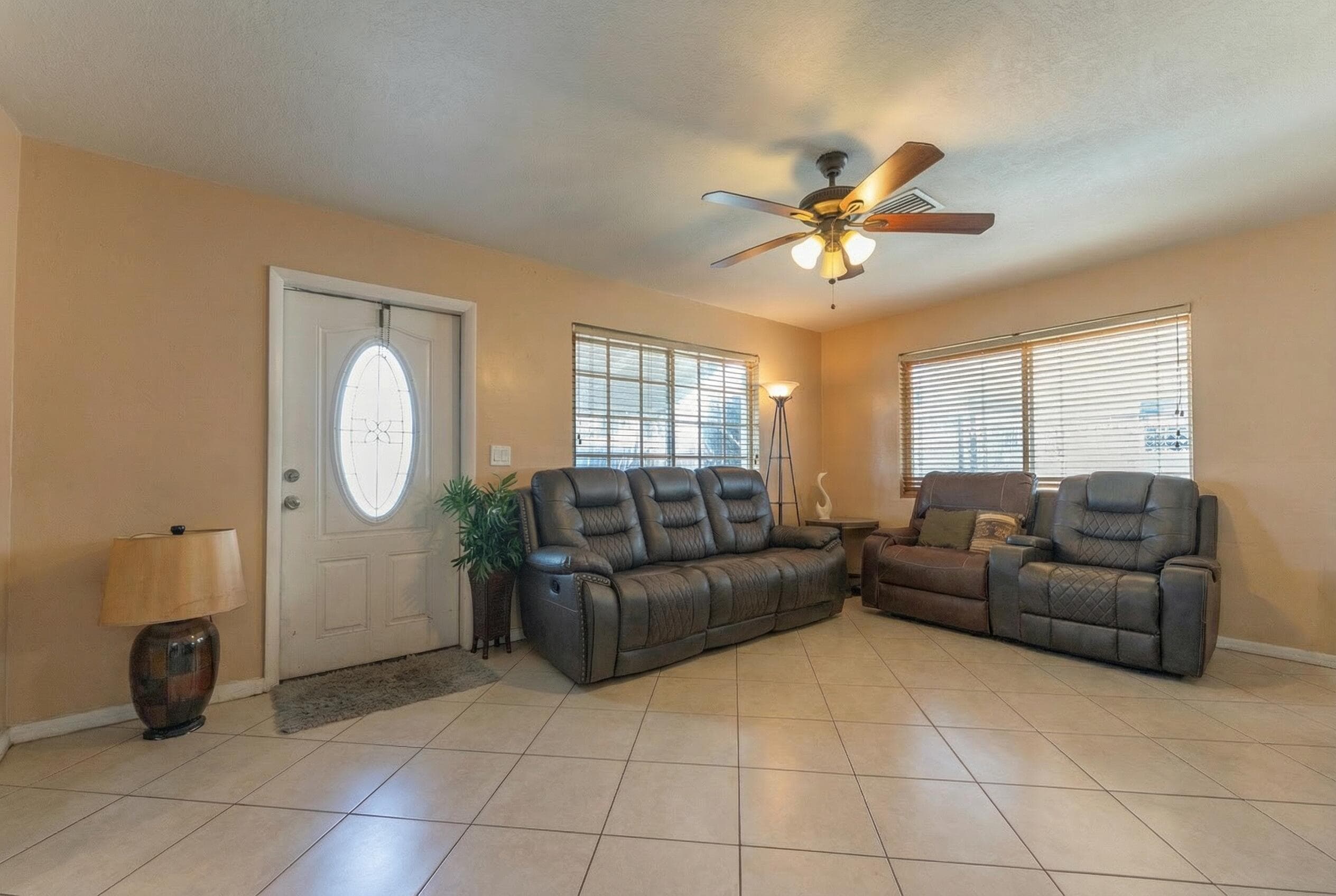 137 W 34th Street, Riviera Beach, FL 33404 — photo 12 of 26