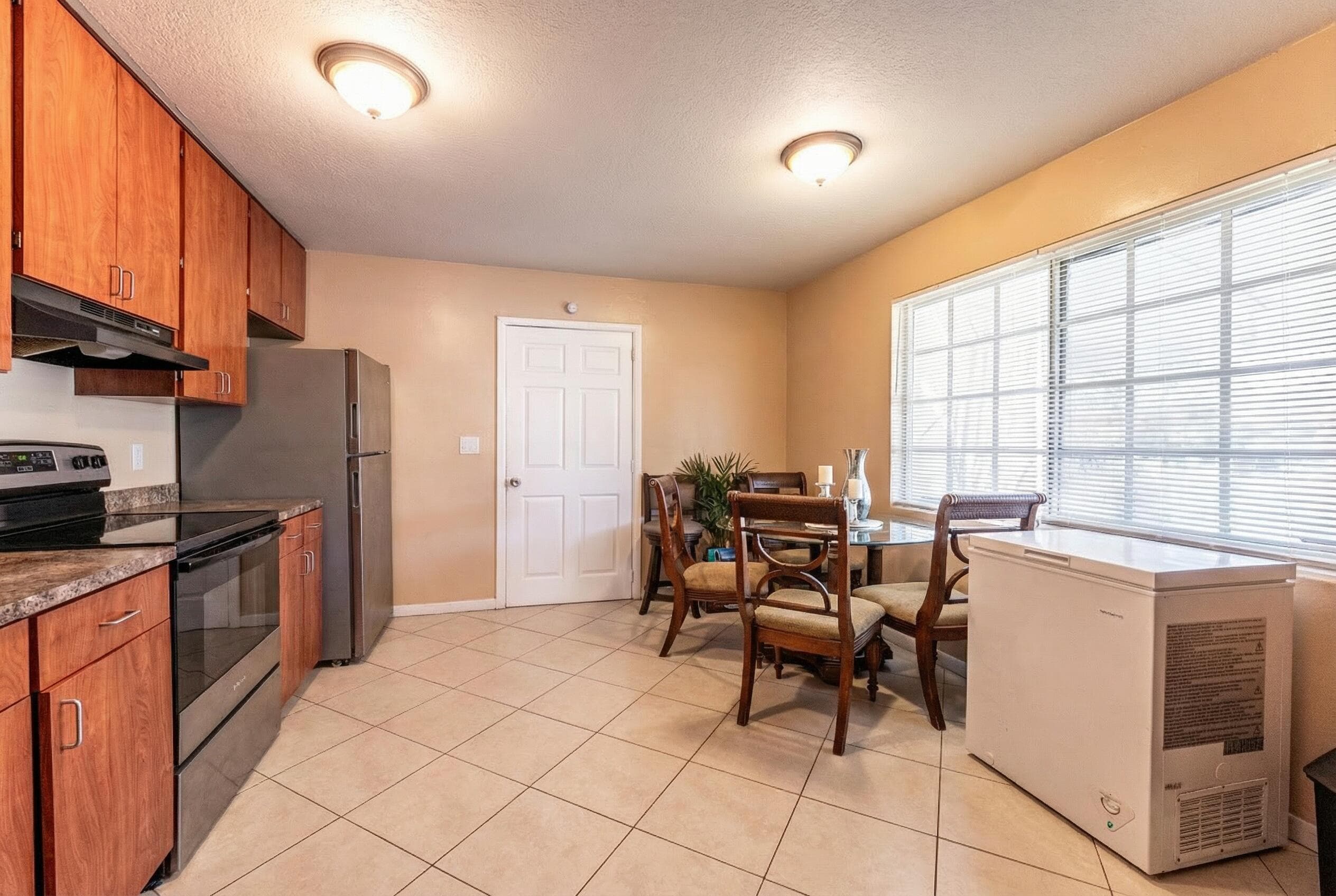 137 W 34th Street, Riviera Beach, FL 33404 — photo 14 of 26