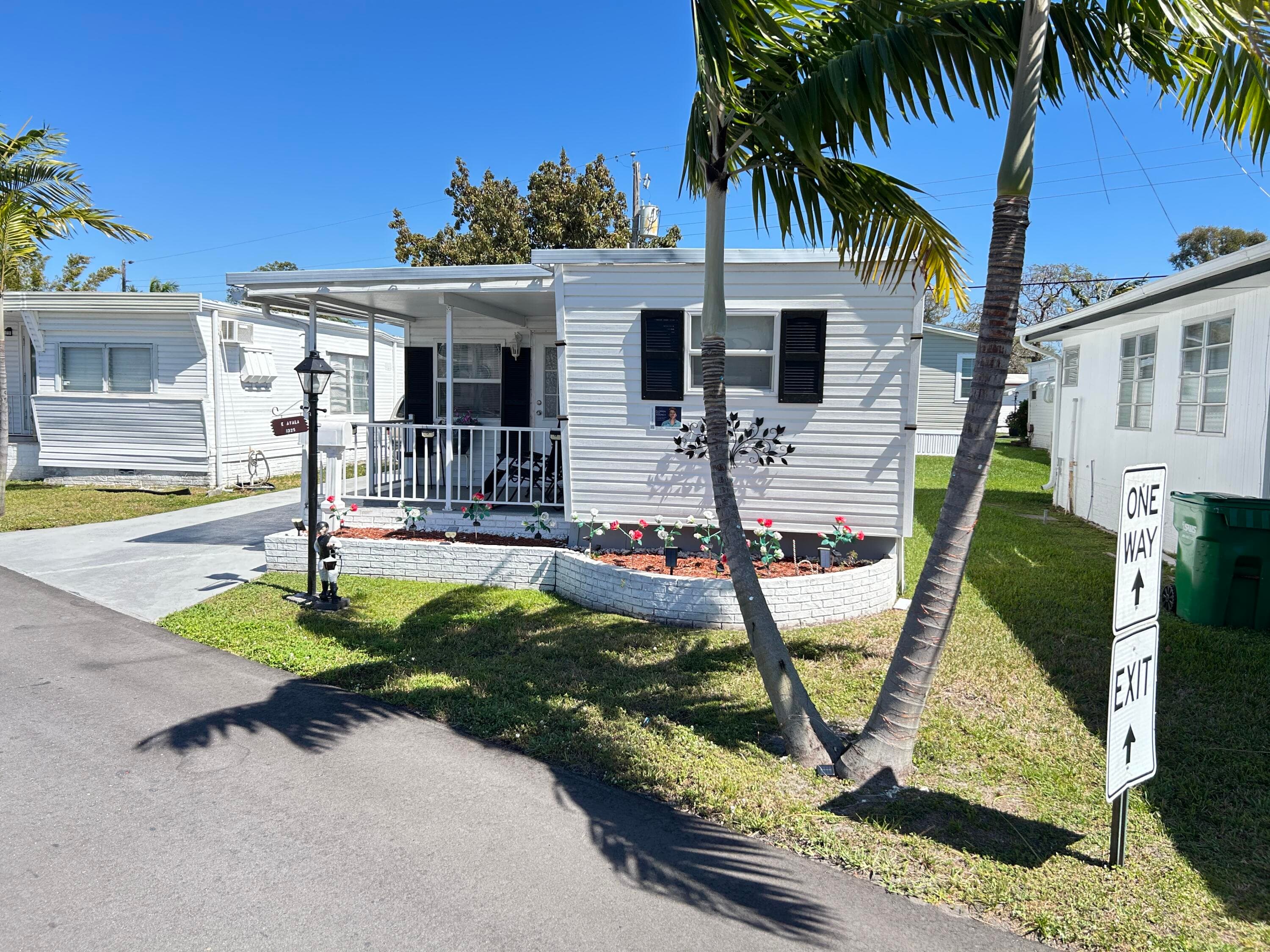 1325 S 33 Road, Hollywood, FL 33021 — photo 1 of 27