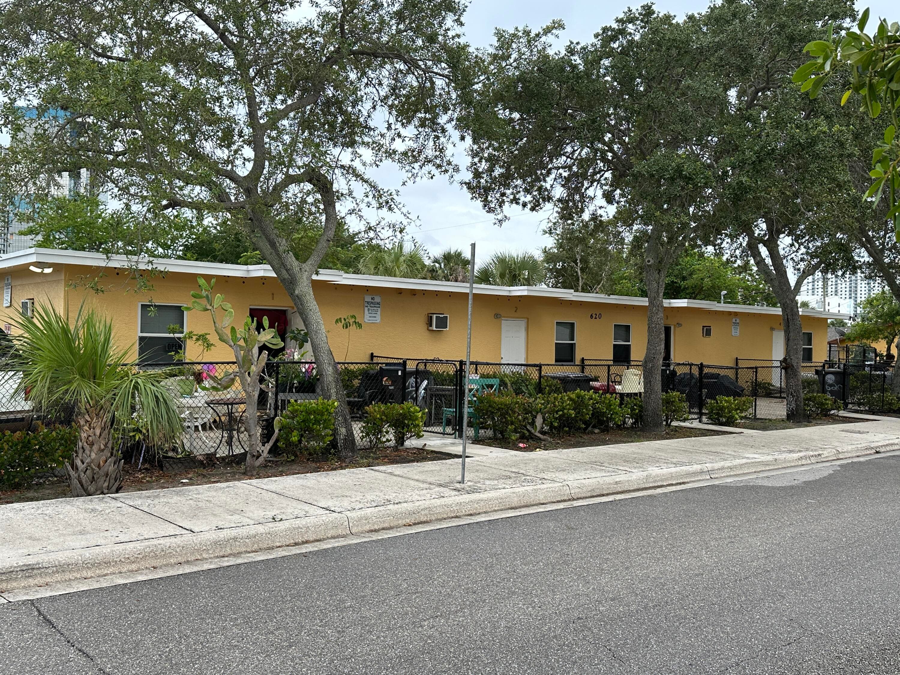 620 Division Avenue 3, West Palm Beach, FL 33401 — photo 1 of 3