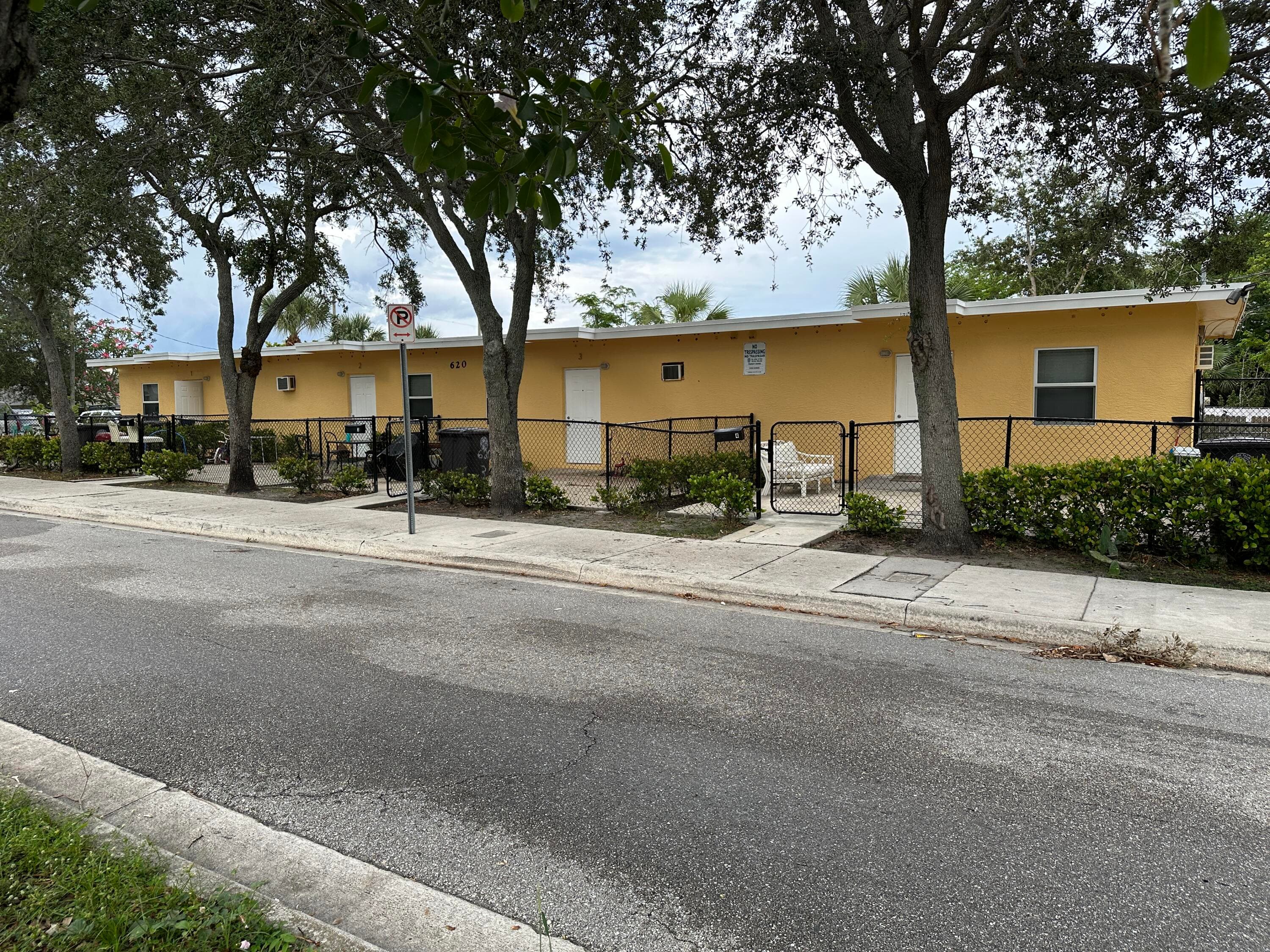 620 Division Avenue 3, West Palm Beach, FL 33401 — photo 3 of 3