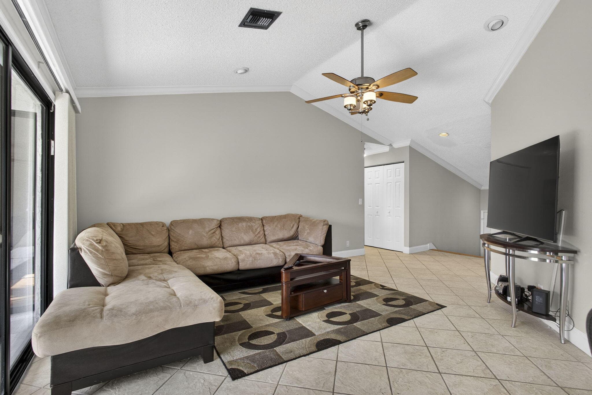 9 Lexington Lane E F, Palm Beach Gardens, FL 33418 — photo 3 of 27