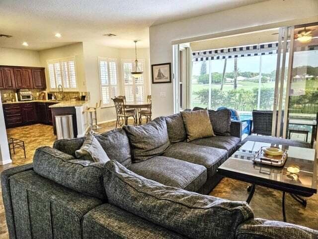 1225 Avondale Lane, West Palm Beach, FL 33409 — photo 4 of 25