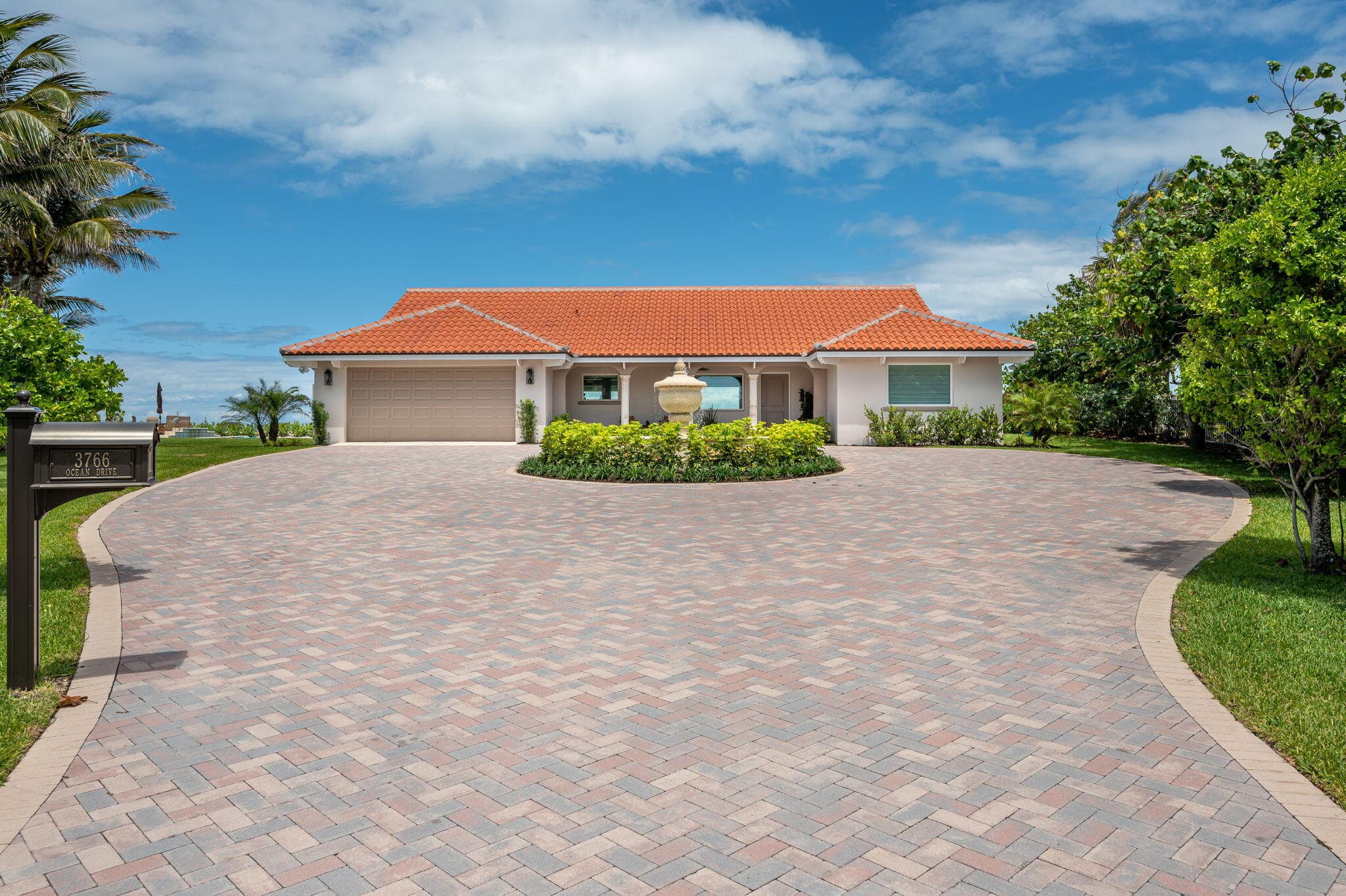 3766 Ocean Drive, Vero Beach, FL 32963 — photo 3 of 44