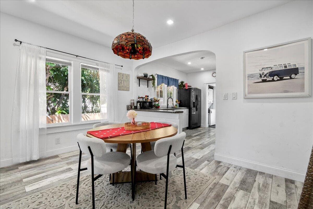 815 Omar Road, West Palm Beach, FL 33405 — photo 8 of 32