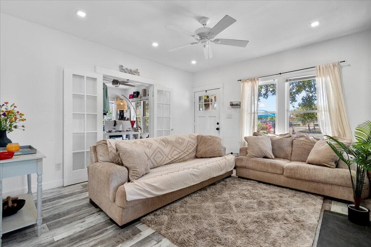 815 Omar Road, West Palm Beach, FL 33405 — photo 14 of 32