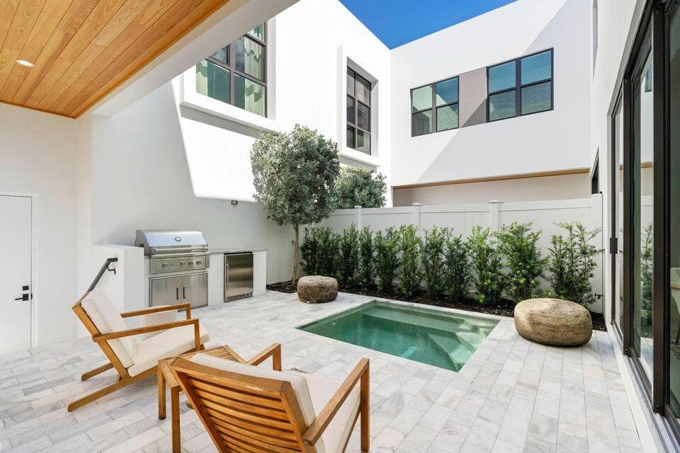 1933 Dock Street, West Palm Beach, FL 33405 — photo 9 of 30