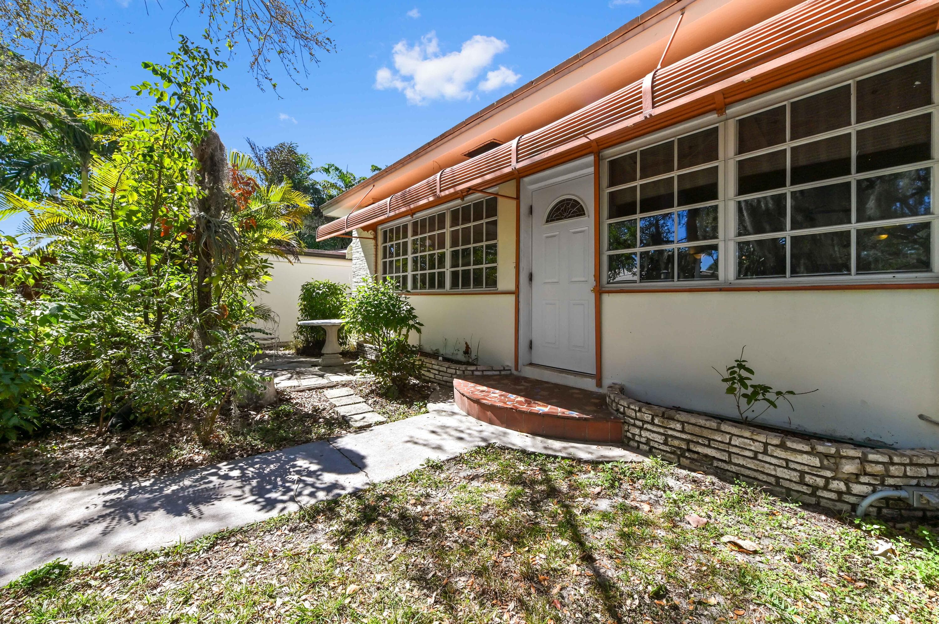 411 N Lakeside Drive, Lake Worth Beach, FL 33460 — photo 24 of 25