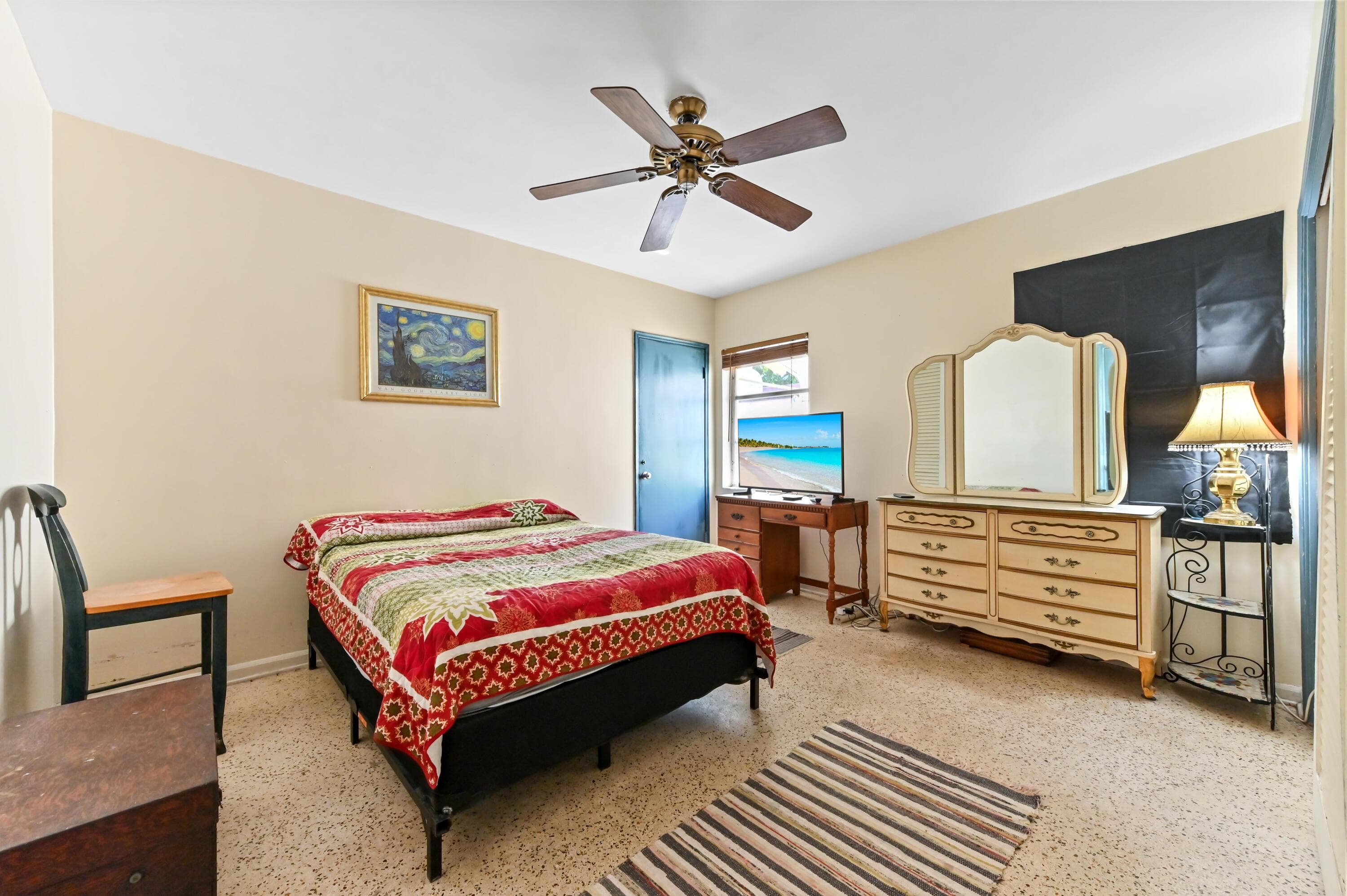 411 N Lakeside Drive, Lake Worth Beach, FL 33460 — photo 9 of 25