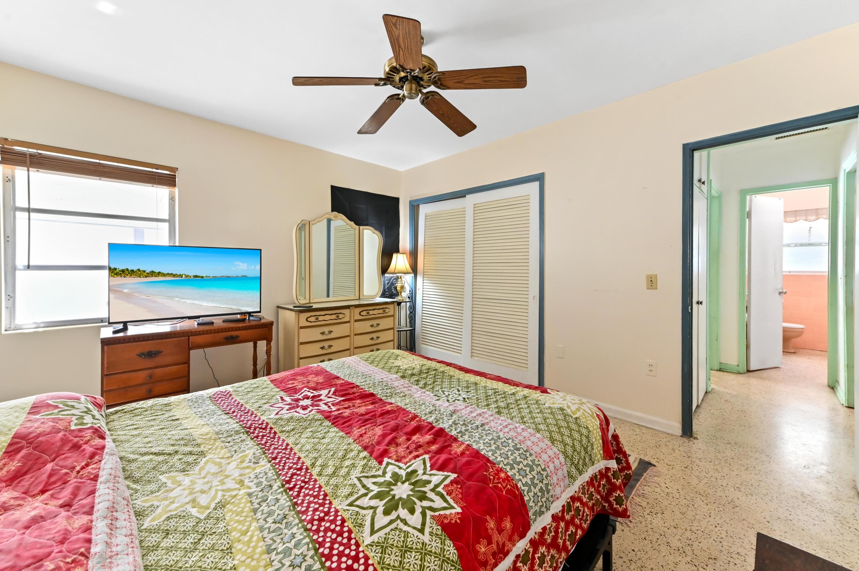 411 N Lakeside Drive, Lake Worth Beach, FL 33460 — photo 12 of 25