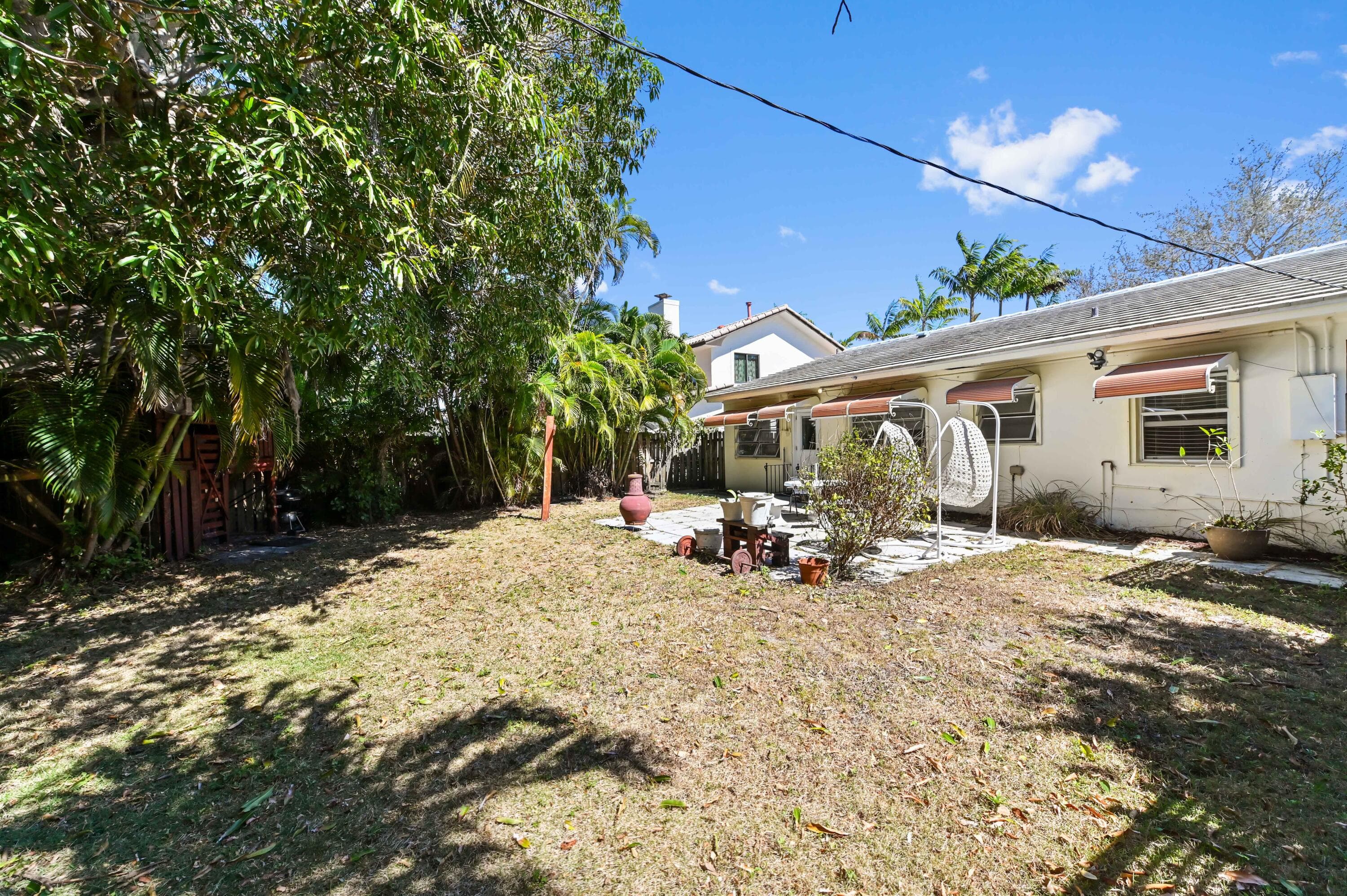 411 N Lakeside Drive, Lake Worth Beach, FL 33460 — photo 17 of 25