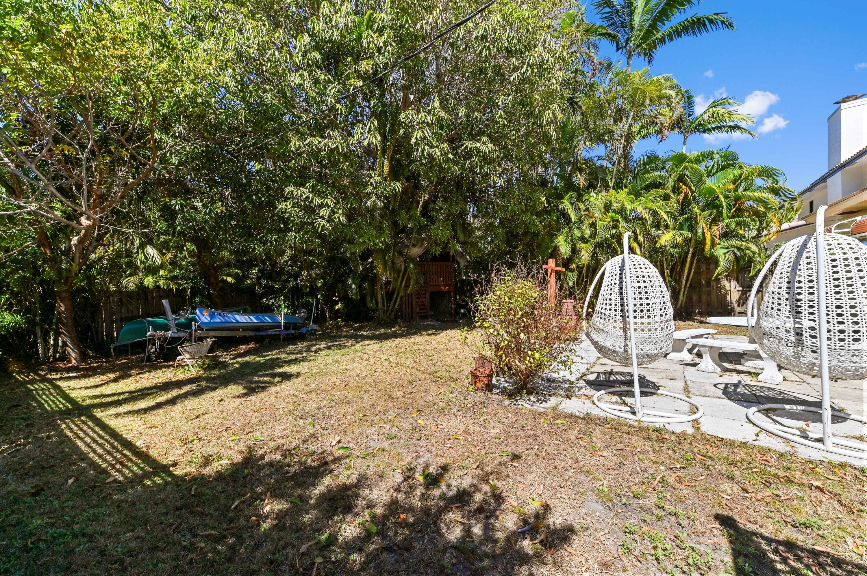 411 N Lakeside Drive, Lake Worth Beach, FL 33460 — photo 18 of 25