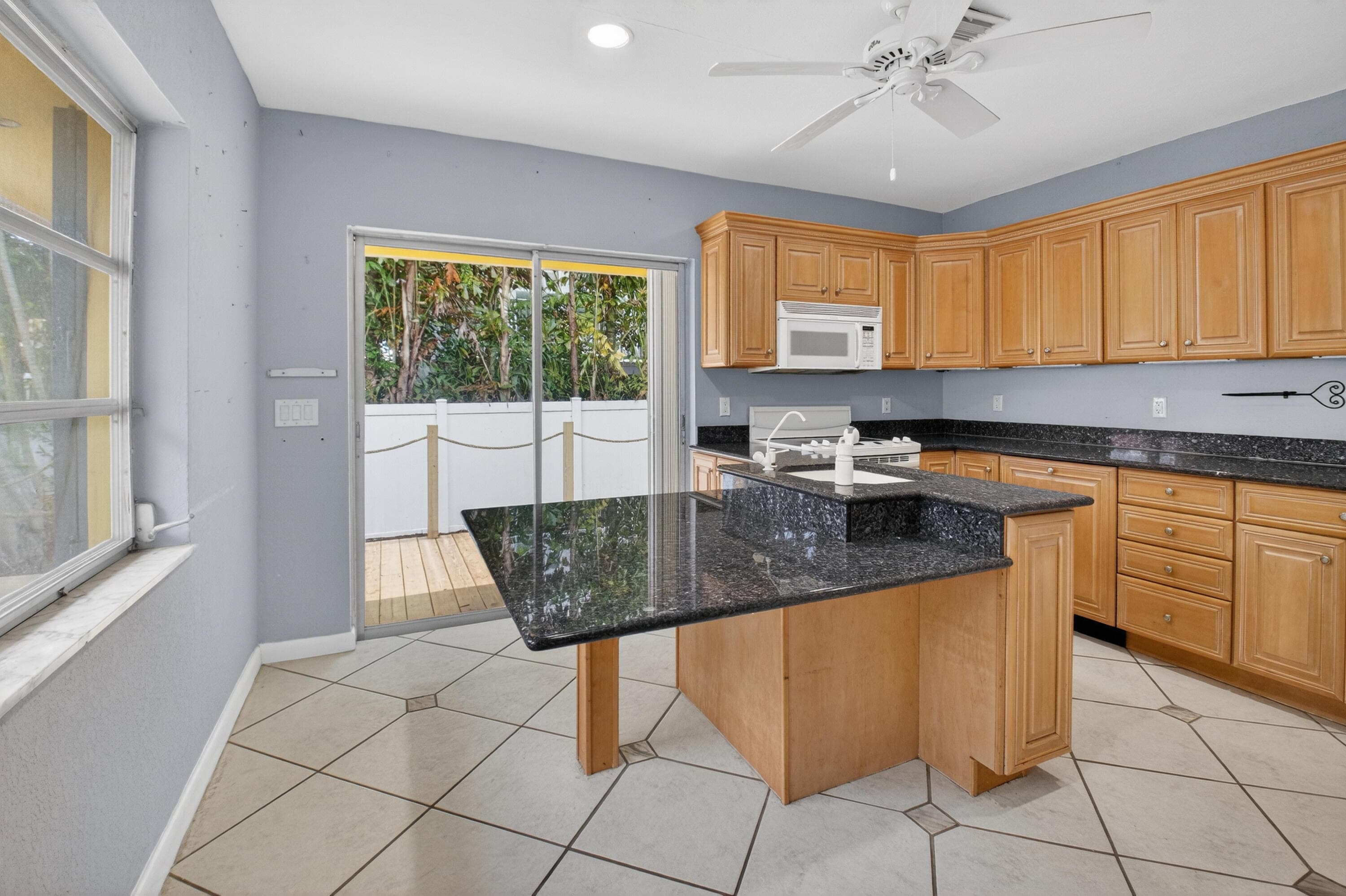 111 SE 7th Avenue A, B, C & D., Delray Beach, FL 33483 — photo 10 of 25