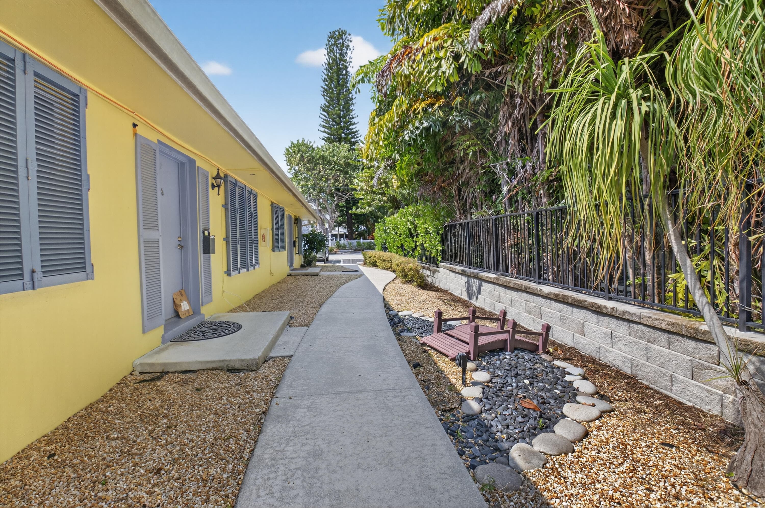 111 SE 7th Avenue A, B, C & D., Delray Beach, FL 33483 — photo 17 of 25