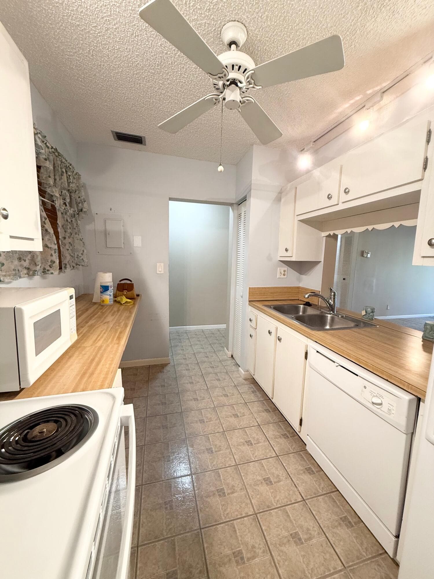 930 SW 9th Street Circle 205, Boca Raton, FL 33486 — photo 7 of 39