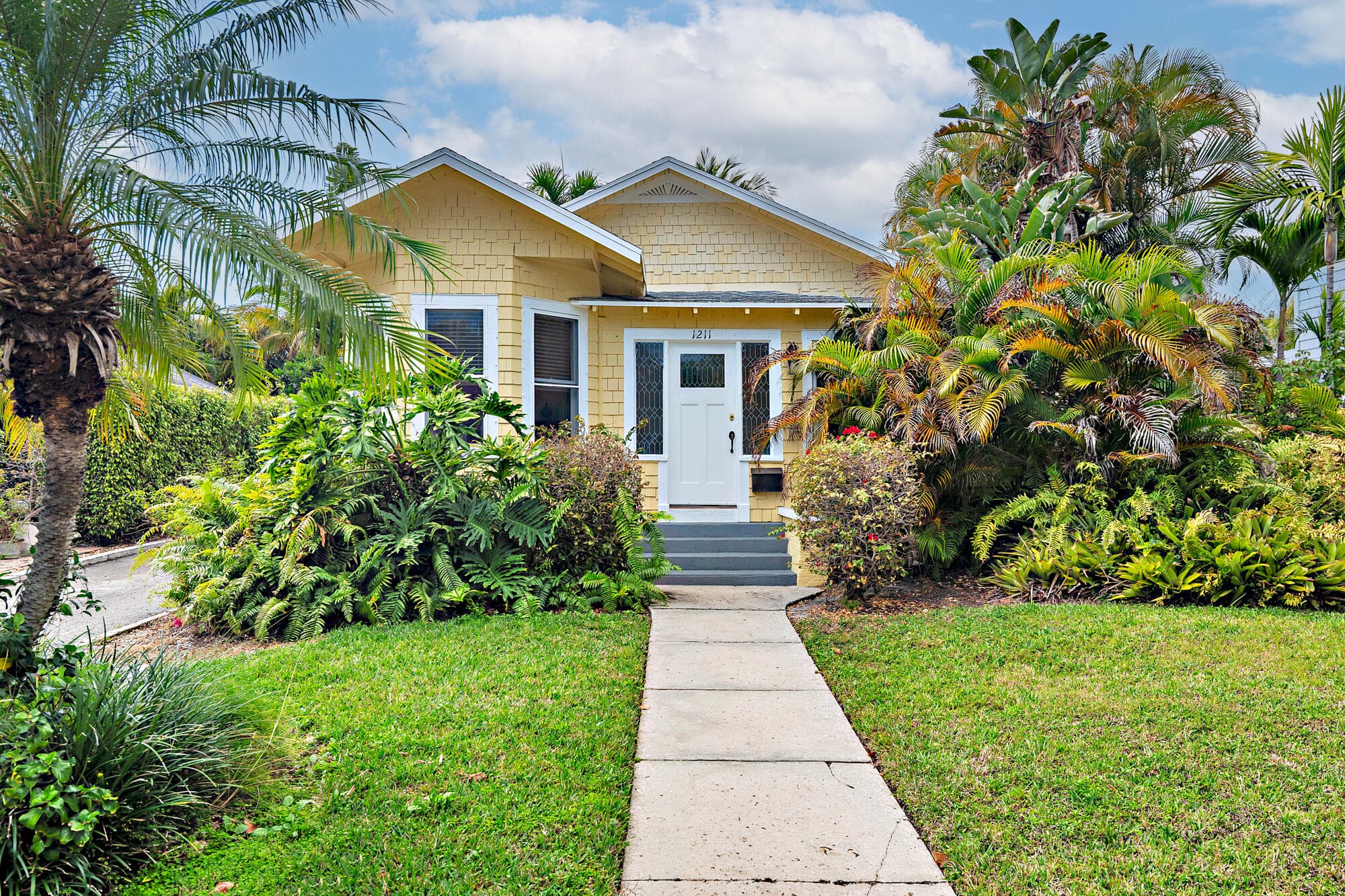 1211 Florida Avenue, West Palm Beach, FL 33401 — photo 1 of 23