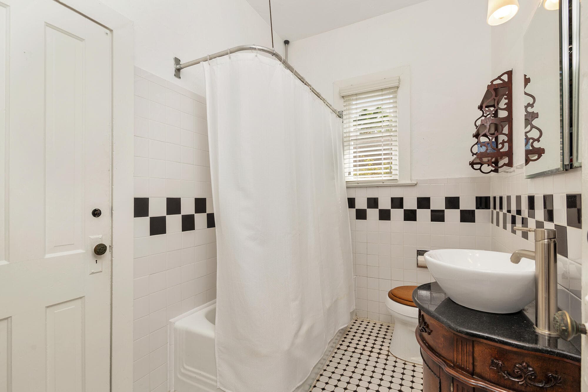 1211 Florida Avenue, West Palm Beach, FL 33401 — photo 10 of 23