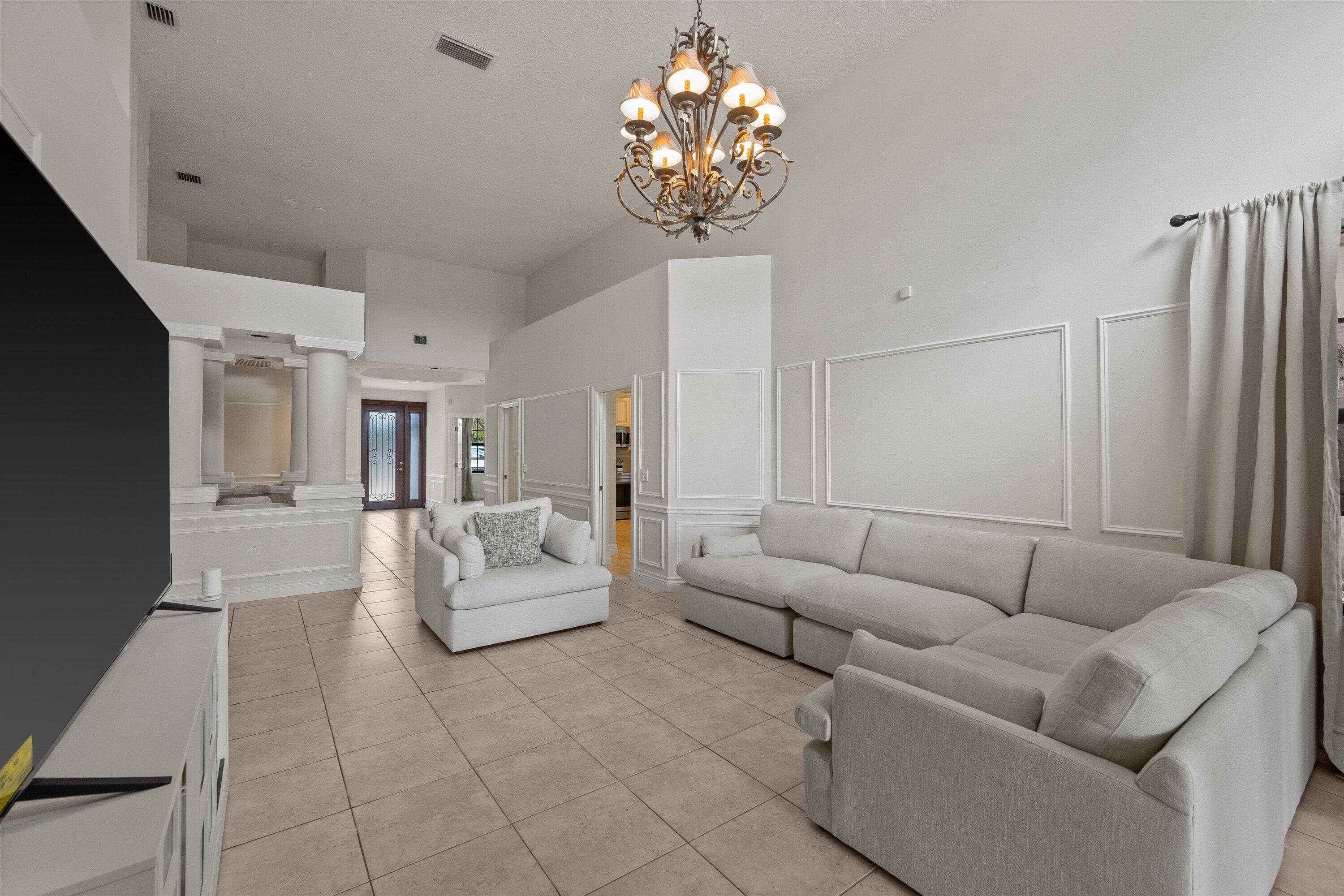 2055 Regents Boulevard, West Palm Beach, FL 33409 — photo 7 of 40