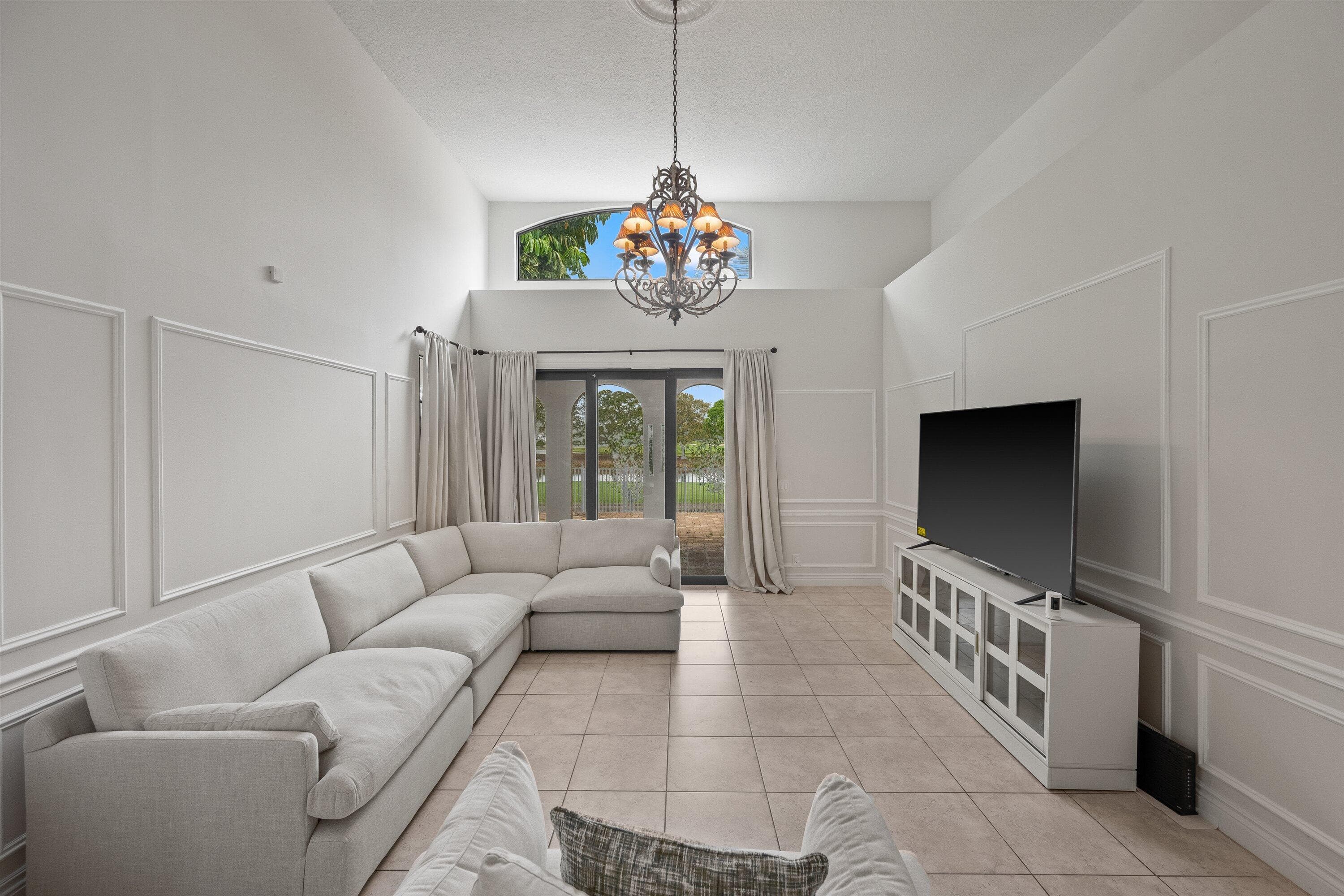 2055 Regents Boulevard, West Palm Beach, FL 33409 — photo 9 of 40
