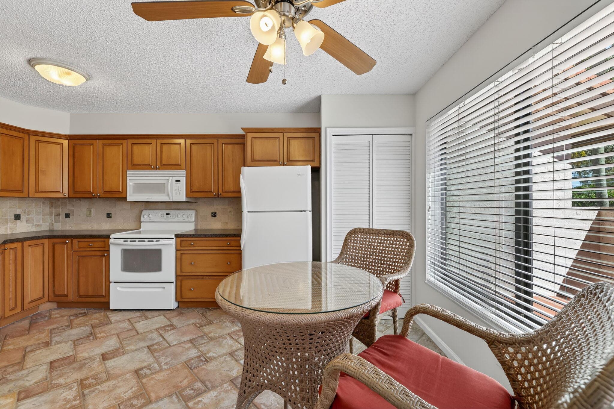 6060 SE Martinique Drive 103, Stuart, FL 34997 — photo 8 of 30