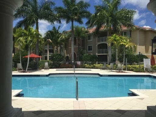 6505 Emerald Dunes Drive 204, West Palm Beach, FL 33411 — photo 3 of 28