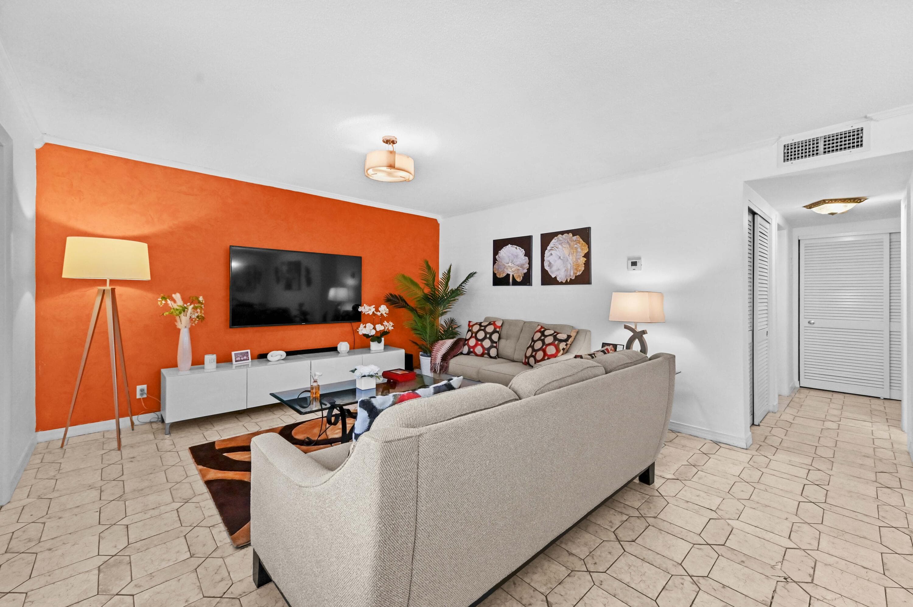 200 NE 12th Avenue 3a, Hallandale Beach, FL 33009 — photo 3 of 31