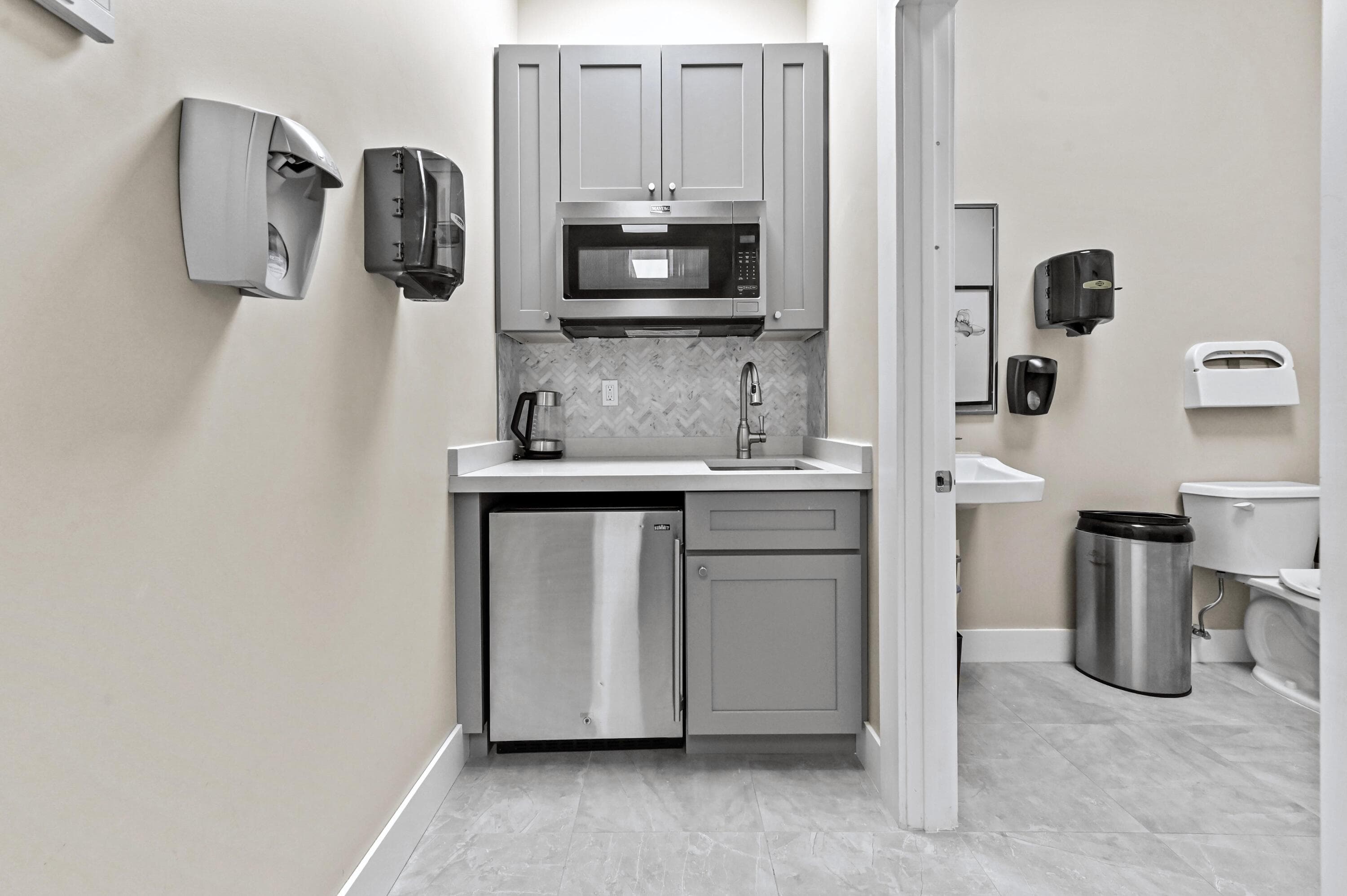 4050 Westgate Avenue 106, West Palm Beach, FL 33409 — photo 13 of 42