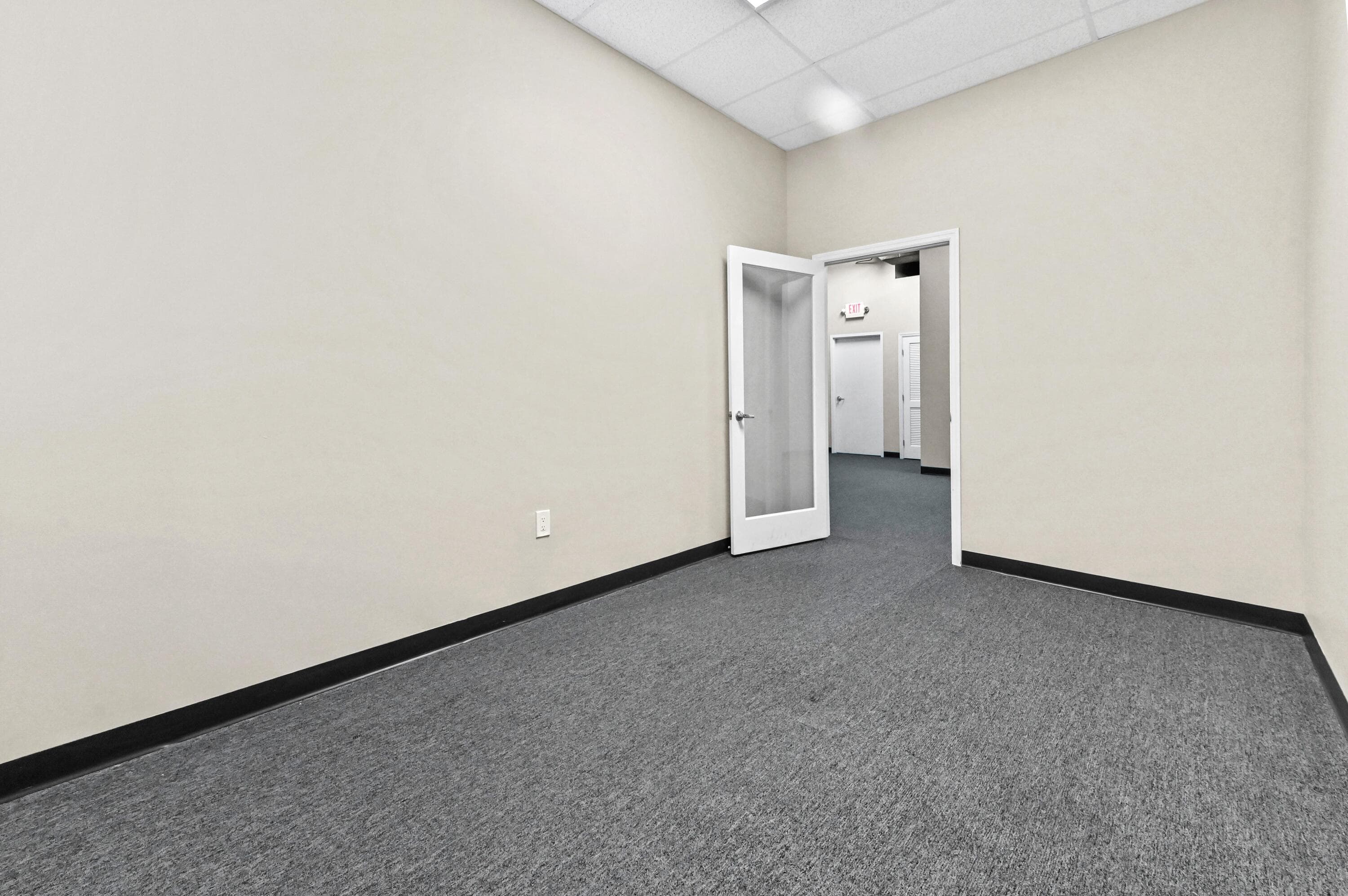 4050 Westgate Avenue 106, West Palm Beach, FL 33409 — photo 37 of 42
