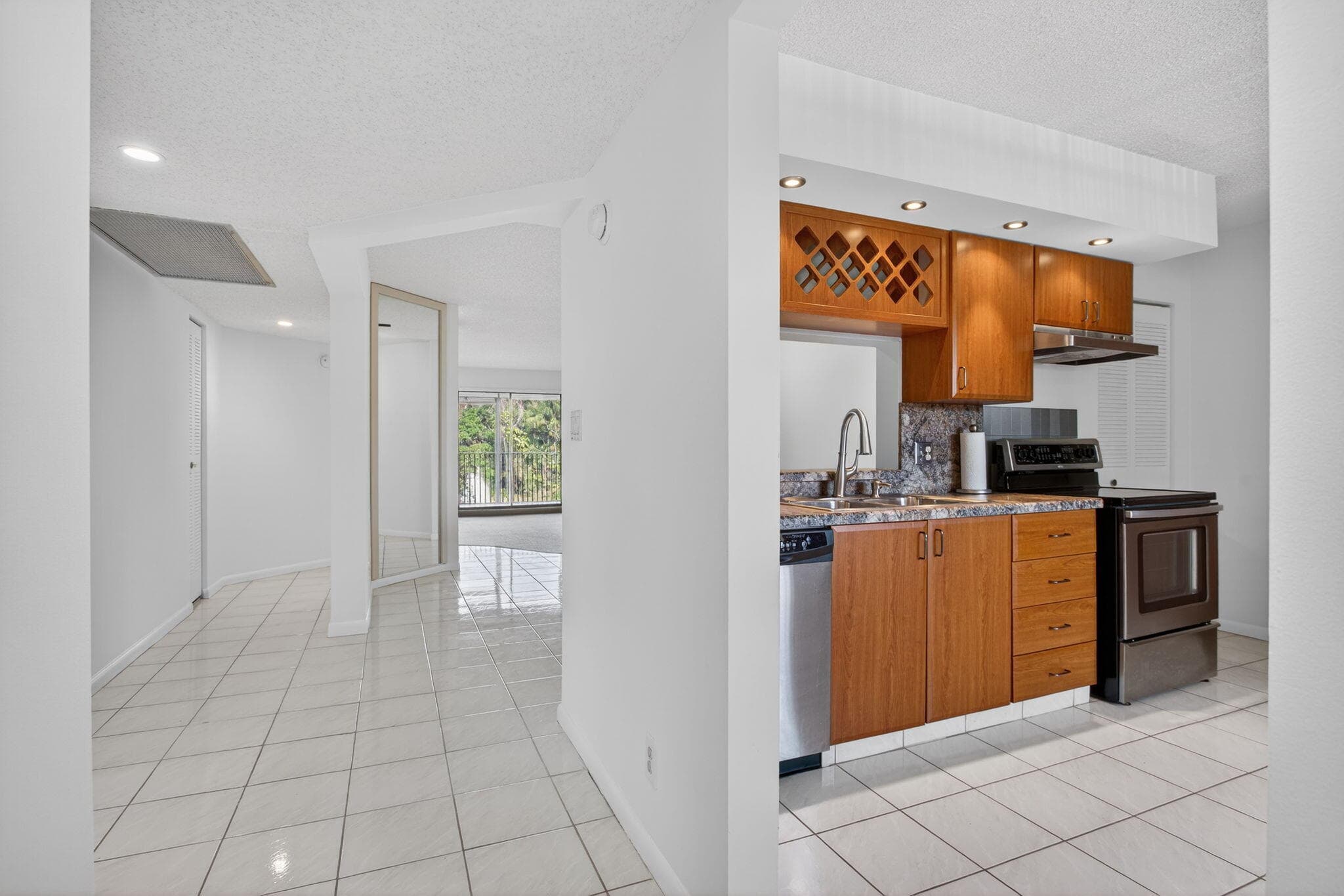 1732 Hammock Boulevard 301, Coconut Creek, FL 33063 — photo 4 of 39