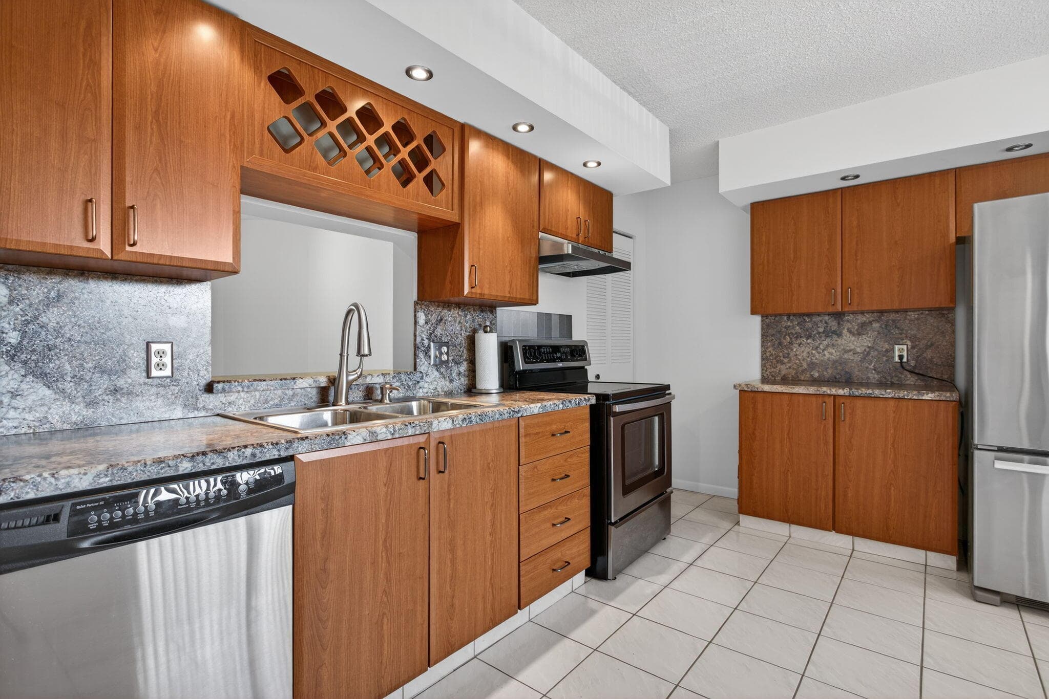 1732 Hammock Boulevard 301, Coconut Creek, FL 33063 — photo 5 of 39