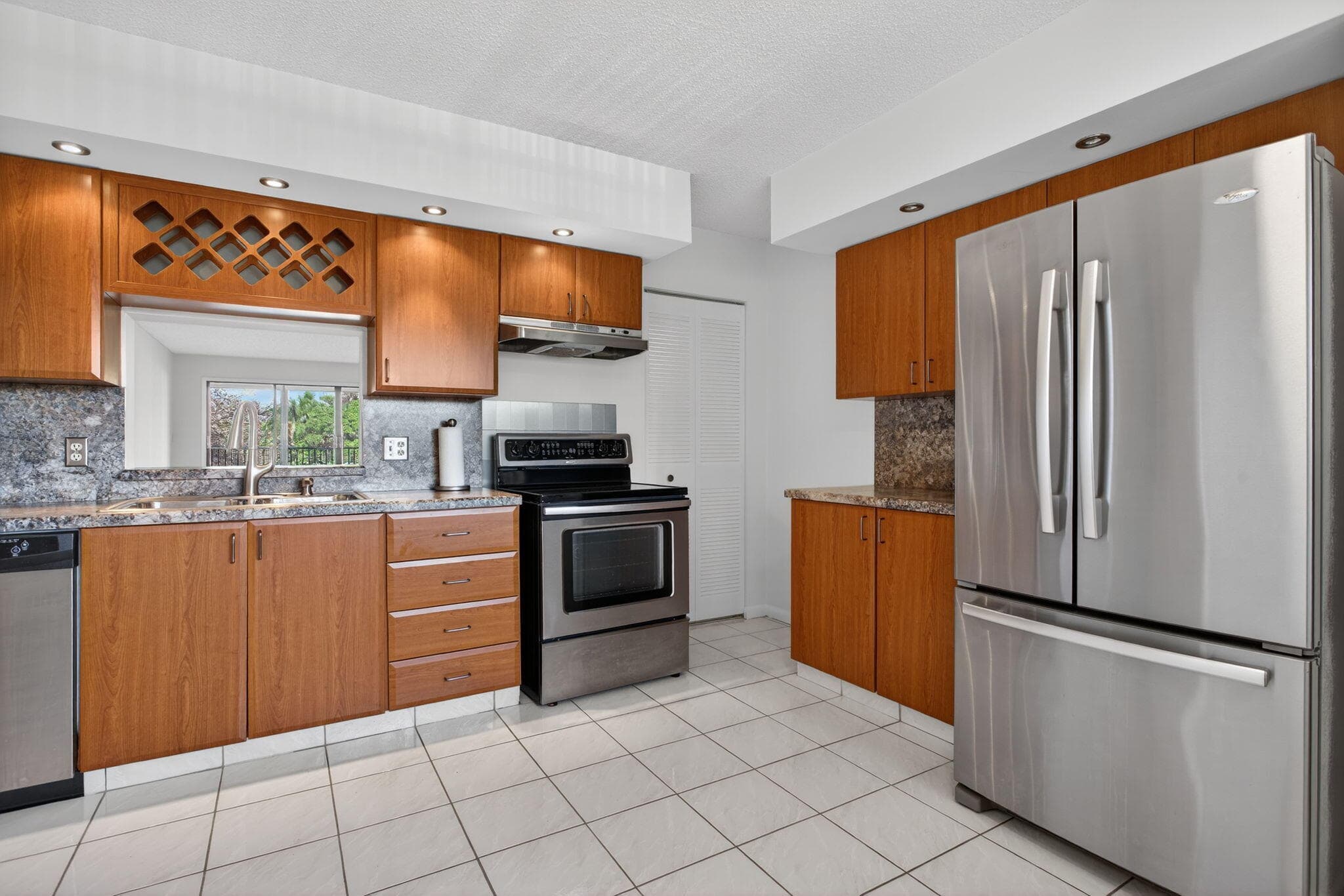 1732 Hammock Boulevard 301, Coconut Creek, FL 33063 — photo 8 of 39