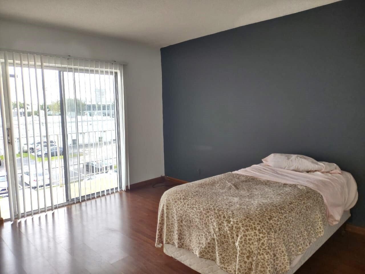 1100 NE 1st Court 305, Hallandale Beach, FL 33009 — photo 3 of 6