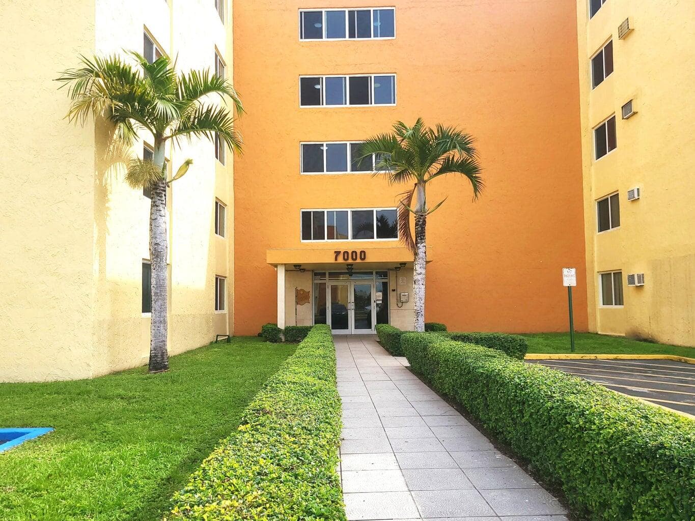 7000 NW 186th Street 4-316, Hialeah, FL 33015 — photo 20 of 29