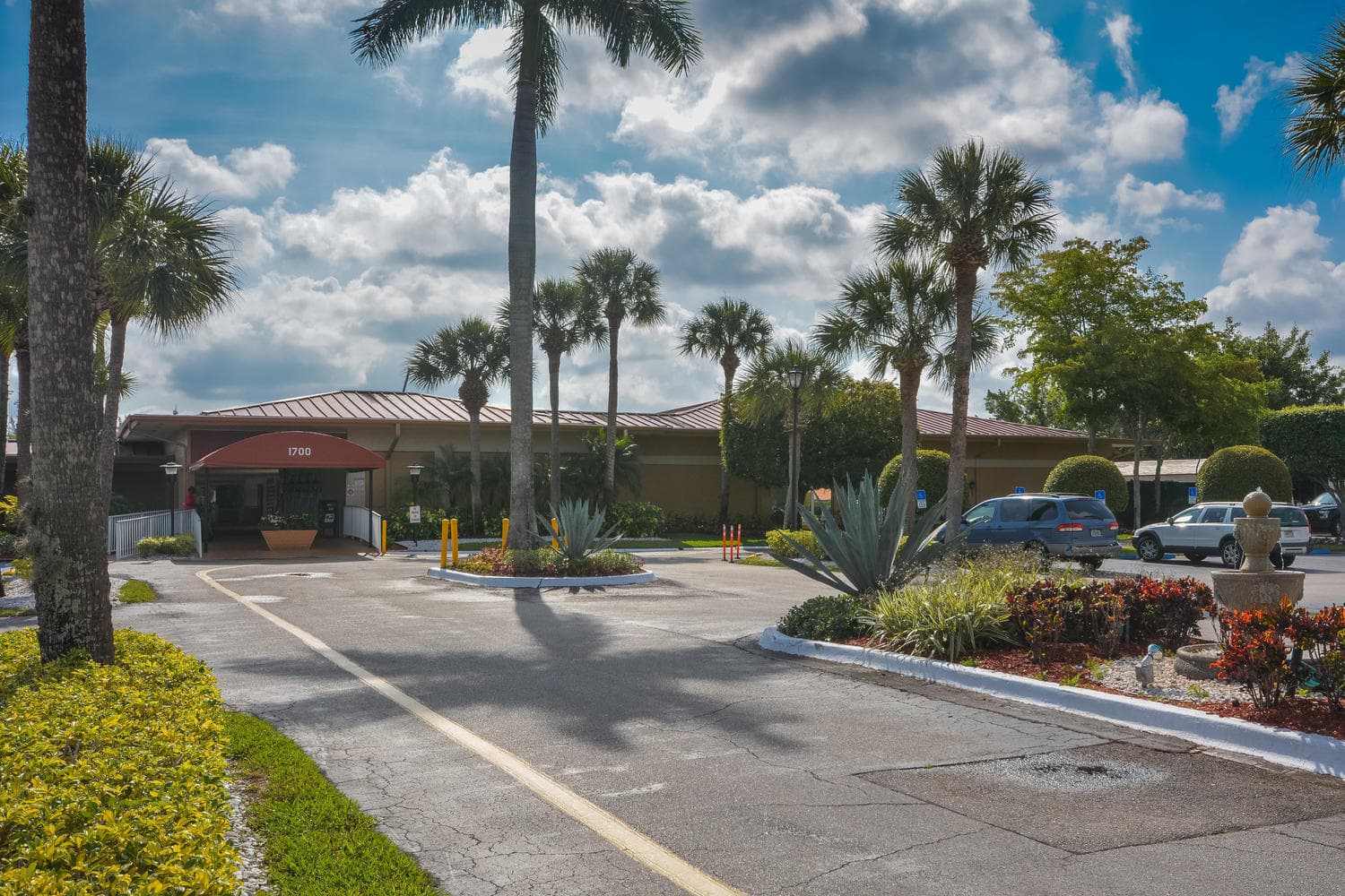 477 Lake Dora Drive, West Palm Beach, FL 33411 — photo 4 of 28