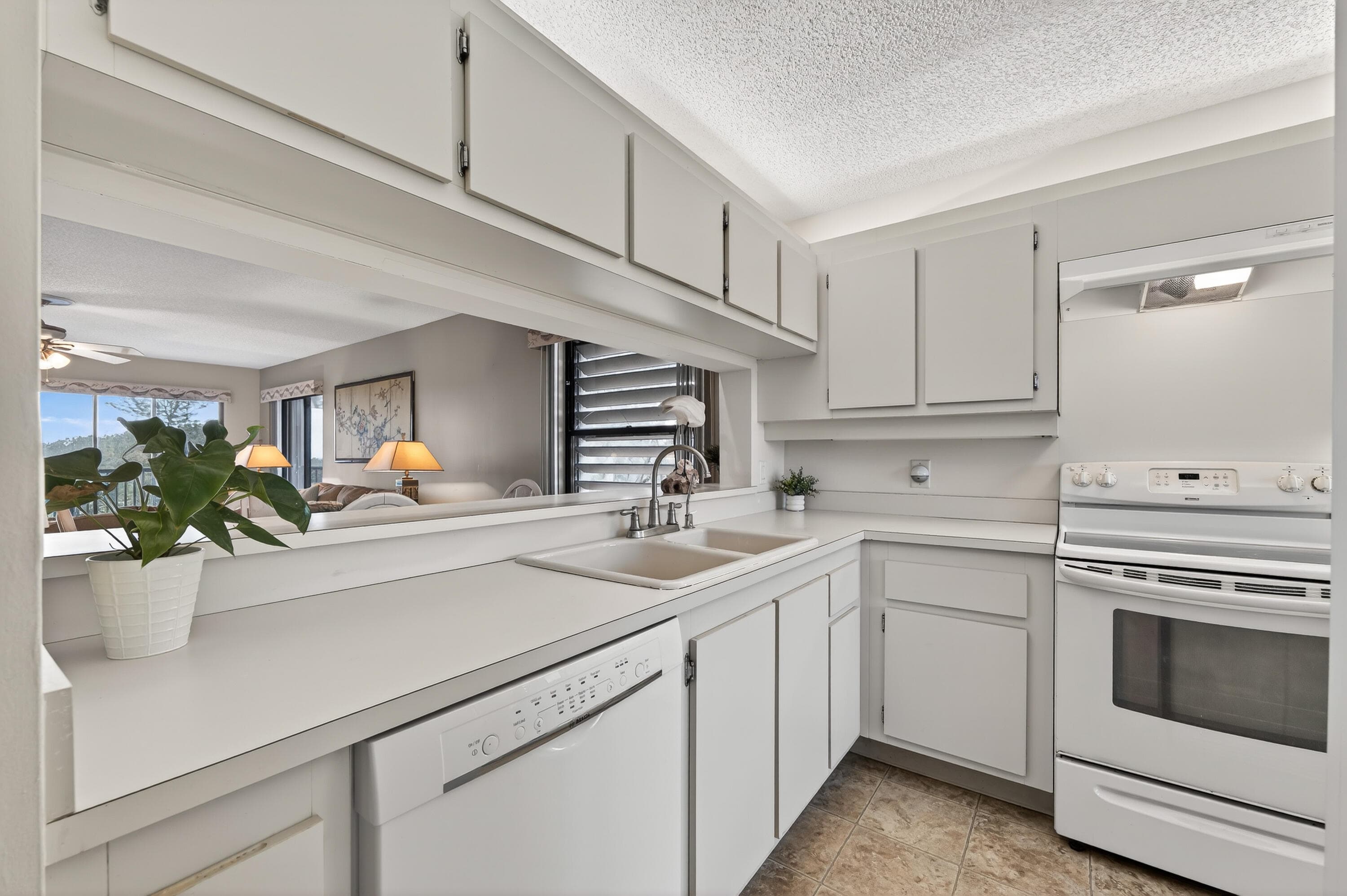 2491 NE Ocean Boulevard 106, Stuart, FL 34996 — photo 25 of 49
