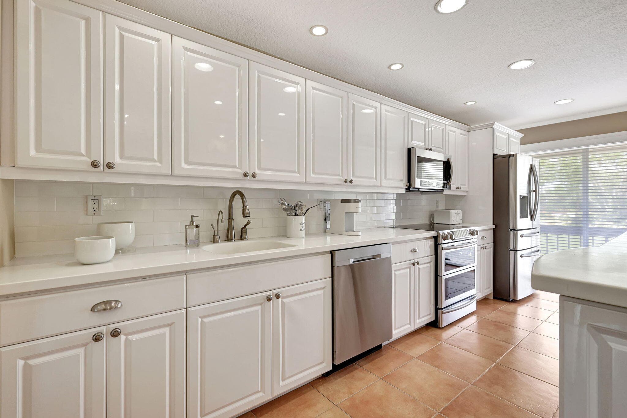 6890 Willow Wood Drive 206, Boca Raton, FL 33434 — photo 8 of 45