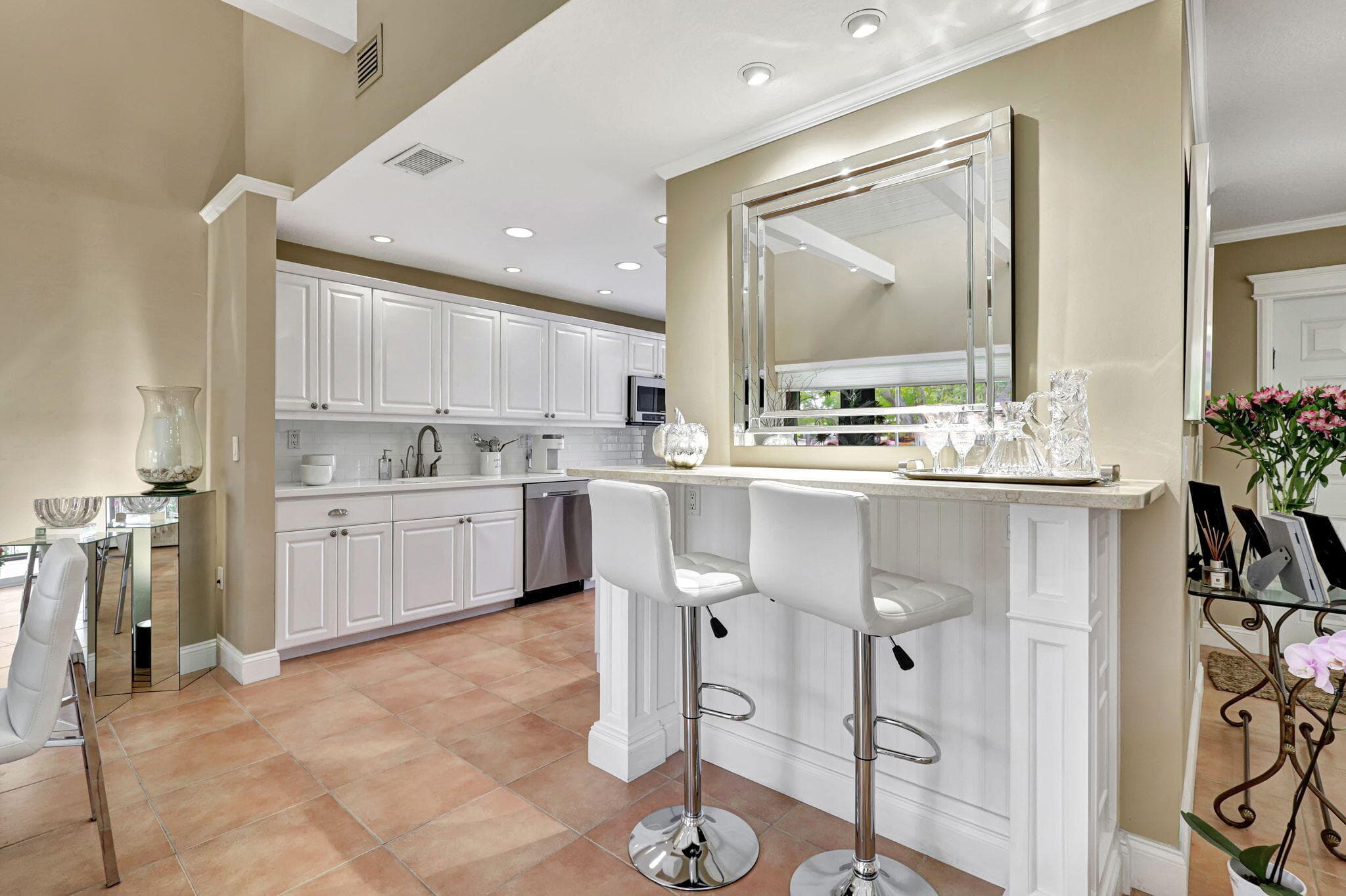 6890 Willow Wood Drive 206, Boca Raton, FL 33434 — photo 9 of 45