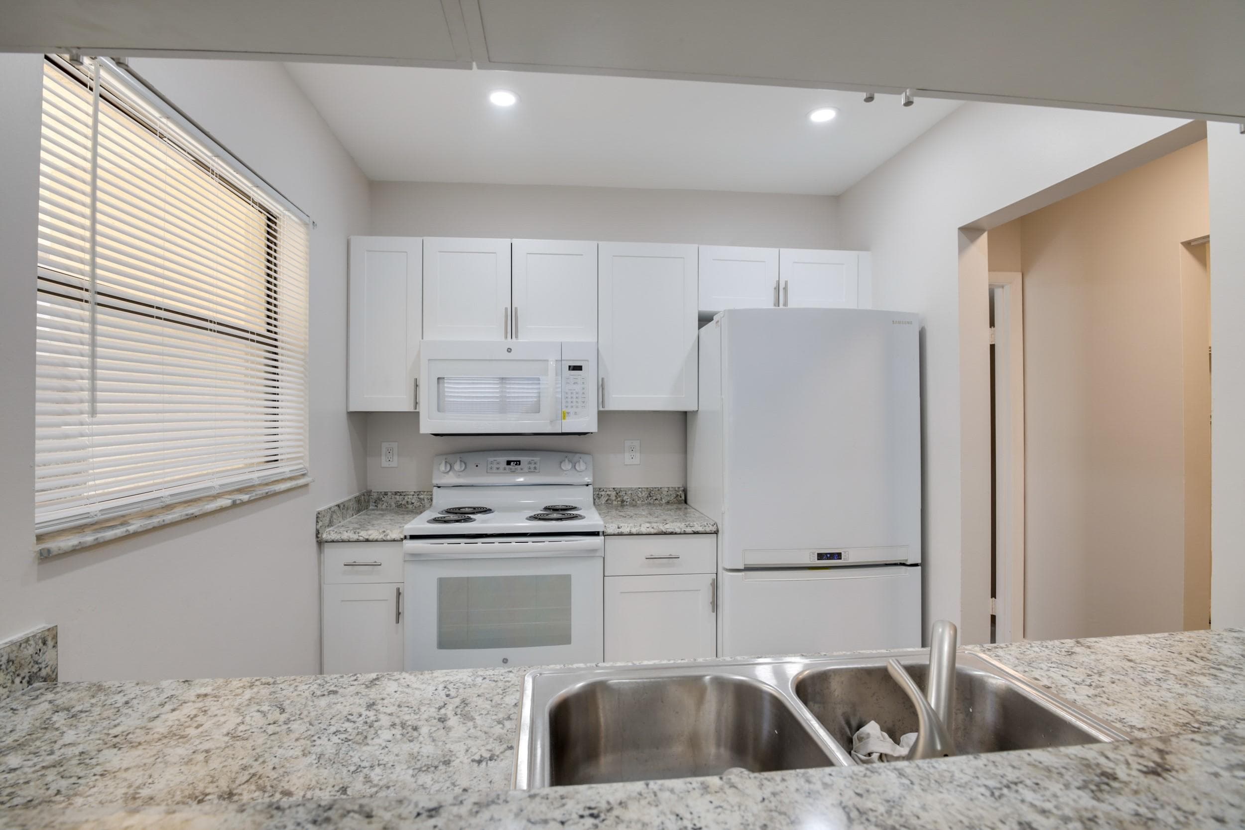 484 Springdale Circle 48d, Palm Springs, FL 33461 — photo 3 of 59