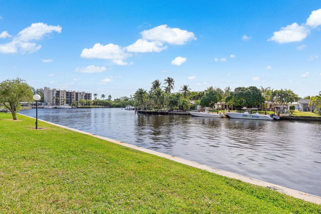 7 Royal Palm Way 507, Boca Raton, FL 33432 — photo 42 of 47