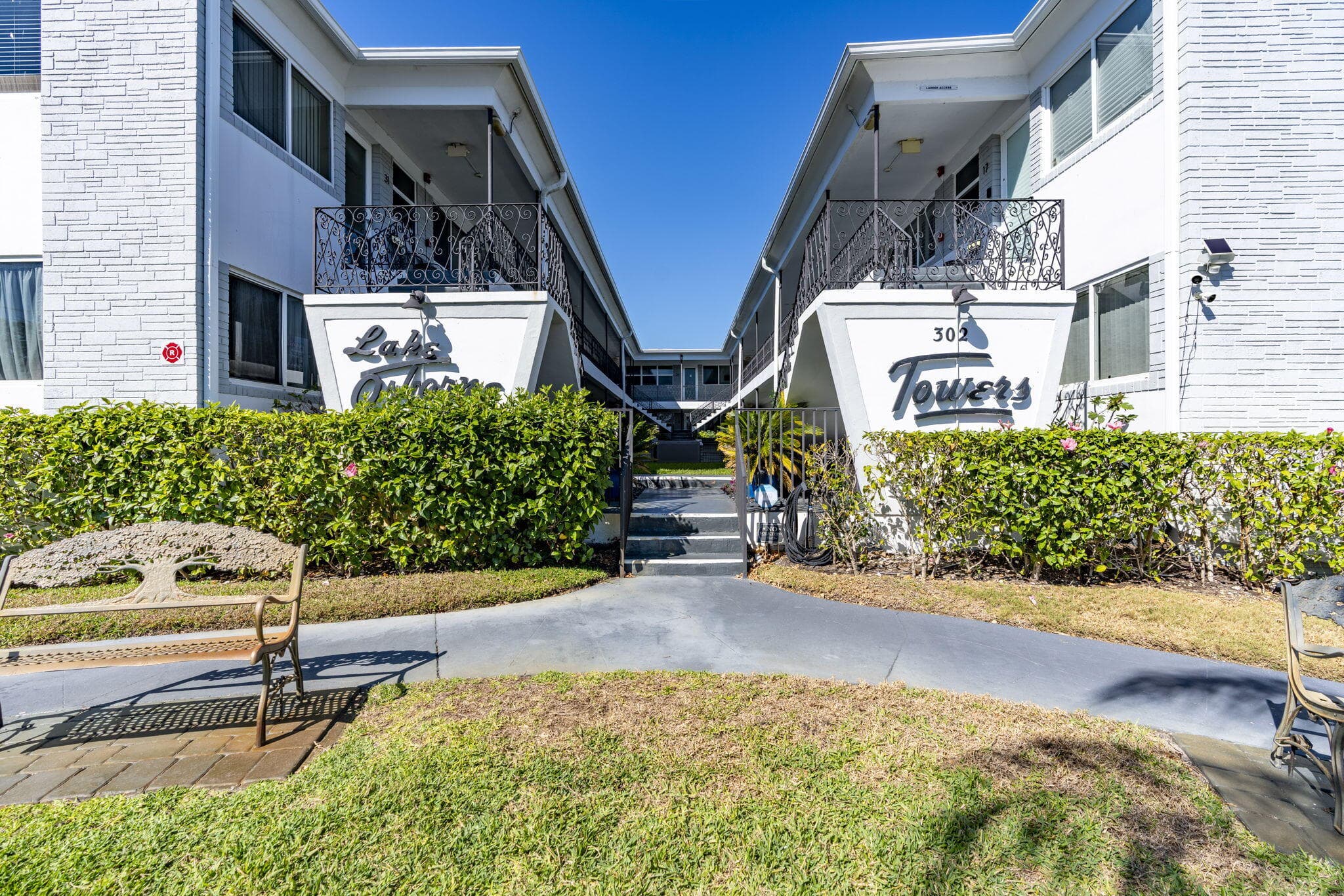 302 Lake Osborne Drive 5, Lake Worth Beach, FL 33461 — photo 2 of 56
