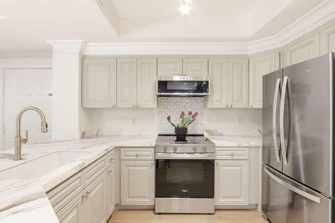 720 S Sapodilla Avenue 304, West Palm Beach, FL 33401 — photo 7 of 32