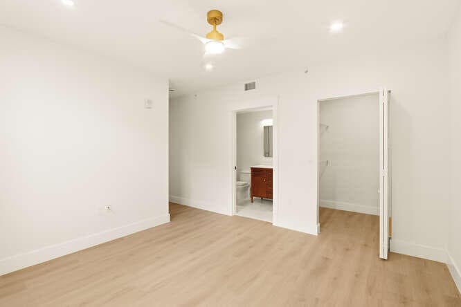 720 S Sapodilla Avenue 304, West Palm Beach, FL 33401 — photo 14 of 32