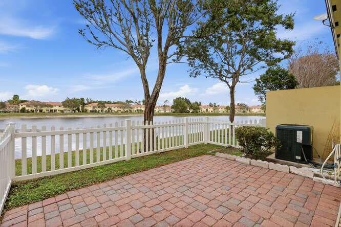 1218 Imperial Lake Road, West Palm Beach, FL 33413 — photo 4 of 32