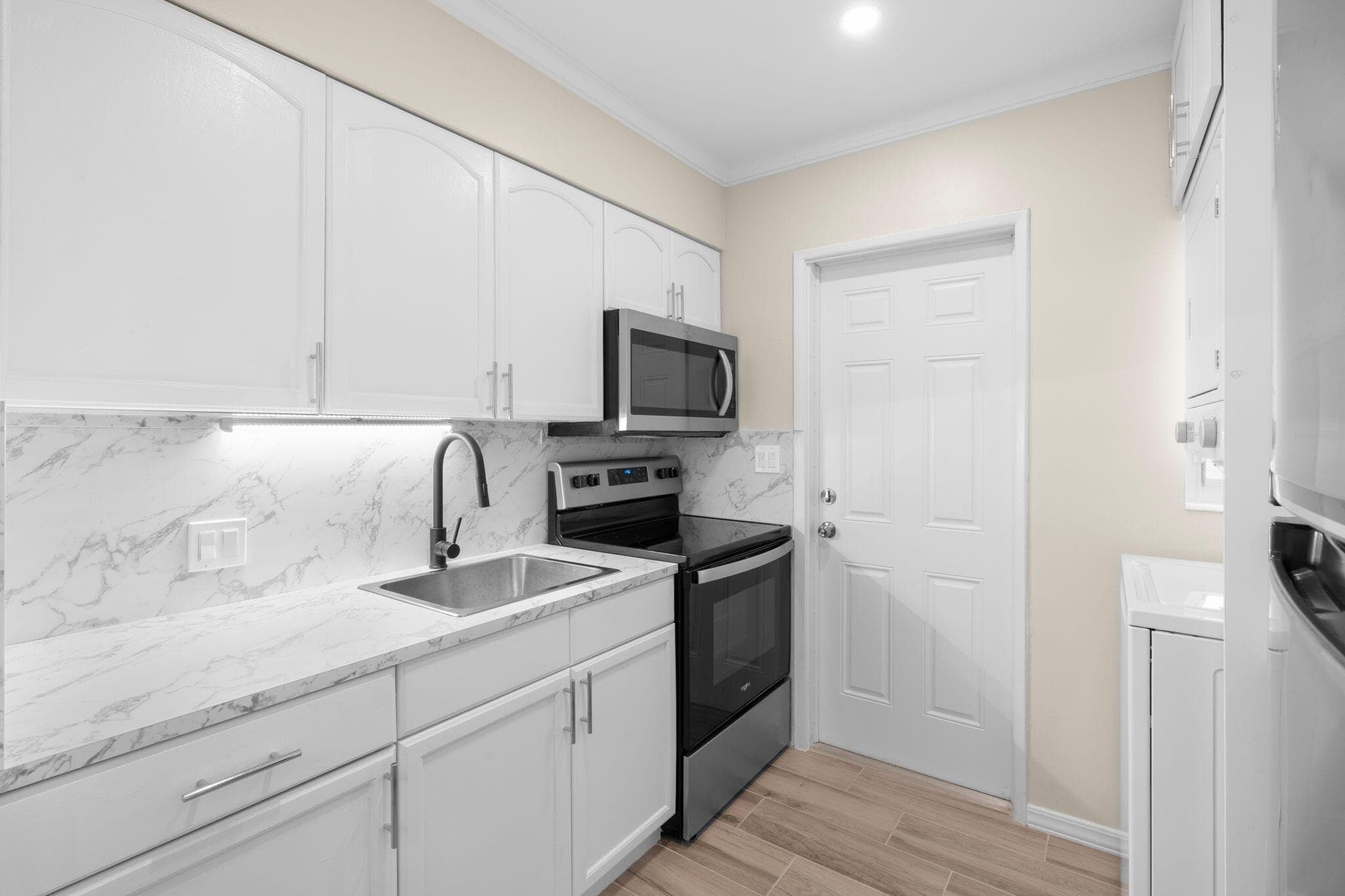 1541 NE 15th Avenue 1541, Fort Lauderdale, FL 33304 — photo 12 of 28