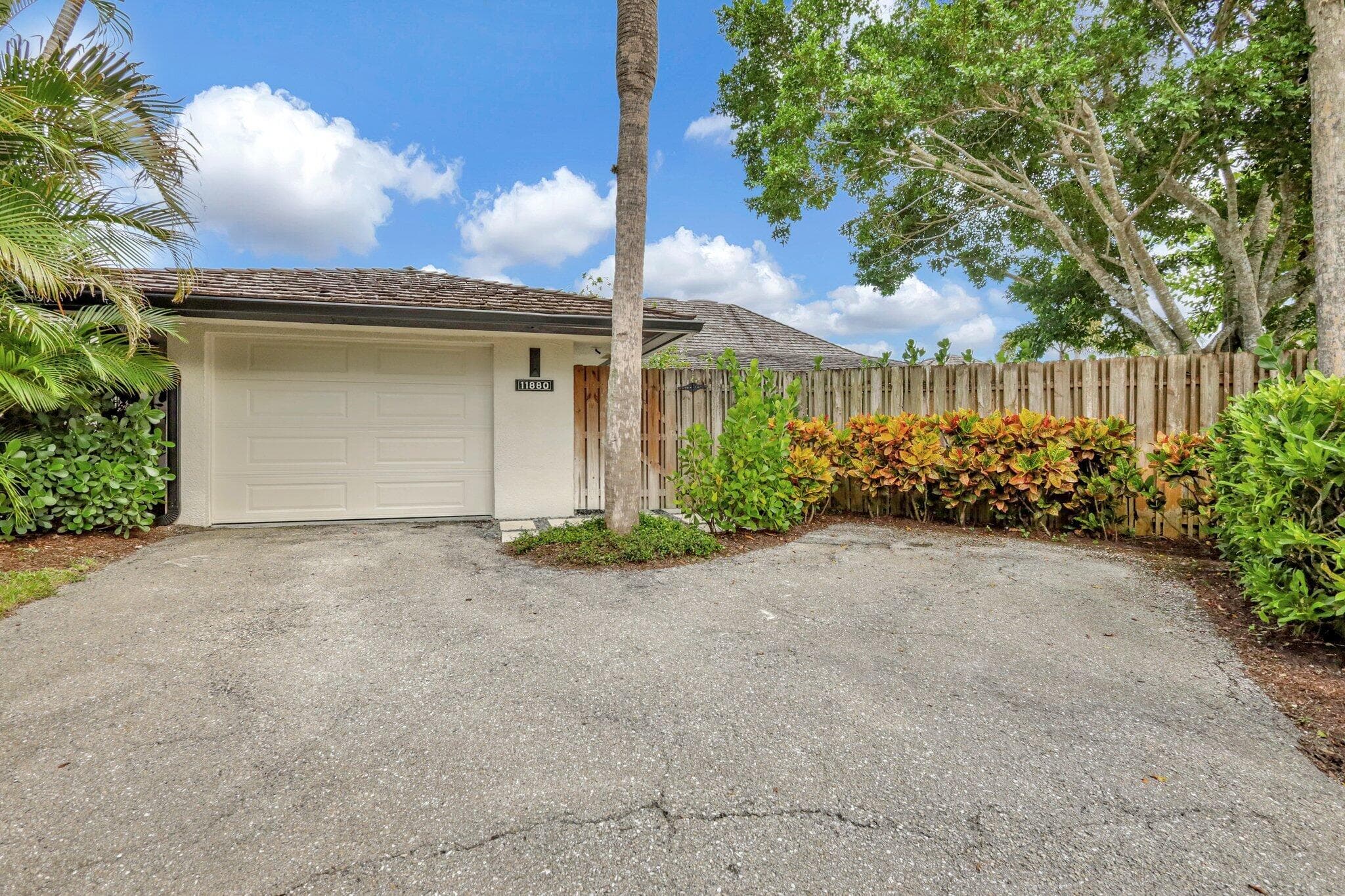 11880 Pebblewood Drive, Wellington, FL 33414 — photo 38 of 40