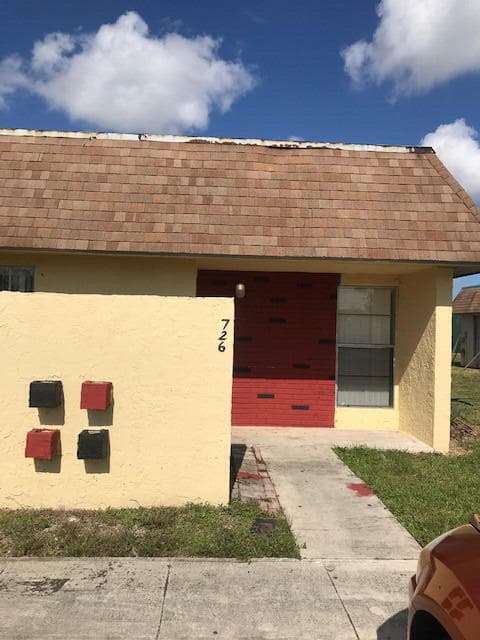 726 SW 73rd Avenue 26, North Lauderdale, FL 33068 — photo 1 of 32