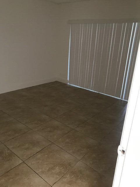 726 SW 73rd Avenue 26, North Lauderdale, FL 33068 — photo 6 of 32