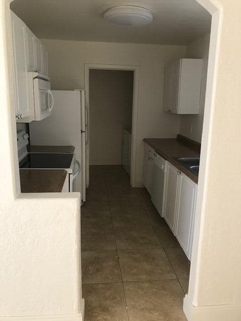 726 SW 73rd Avenue 26, North Lauderdale, FL 33068 — photo 9 of 32