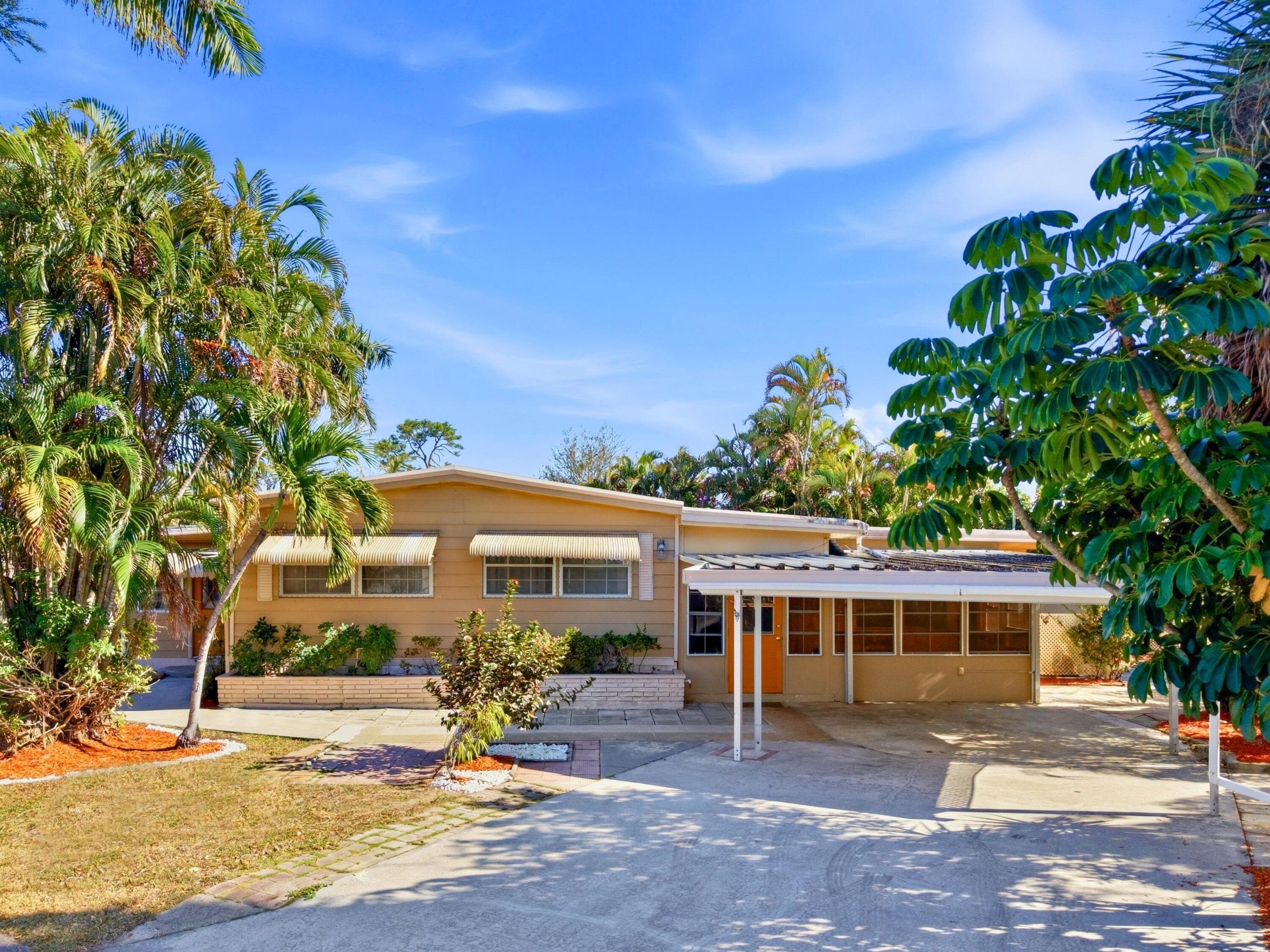 8903 Oak Street, Boynton Beach, FL 33436 — photo 1 of 41